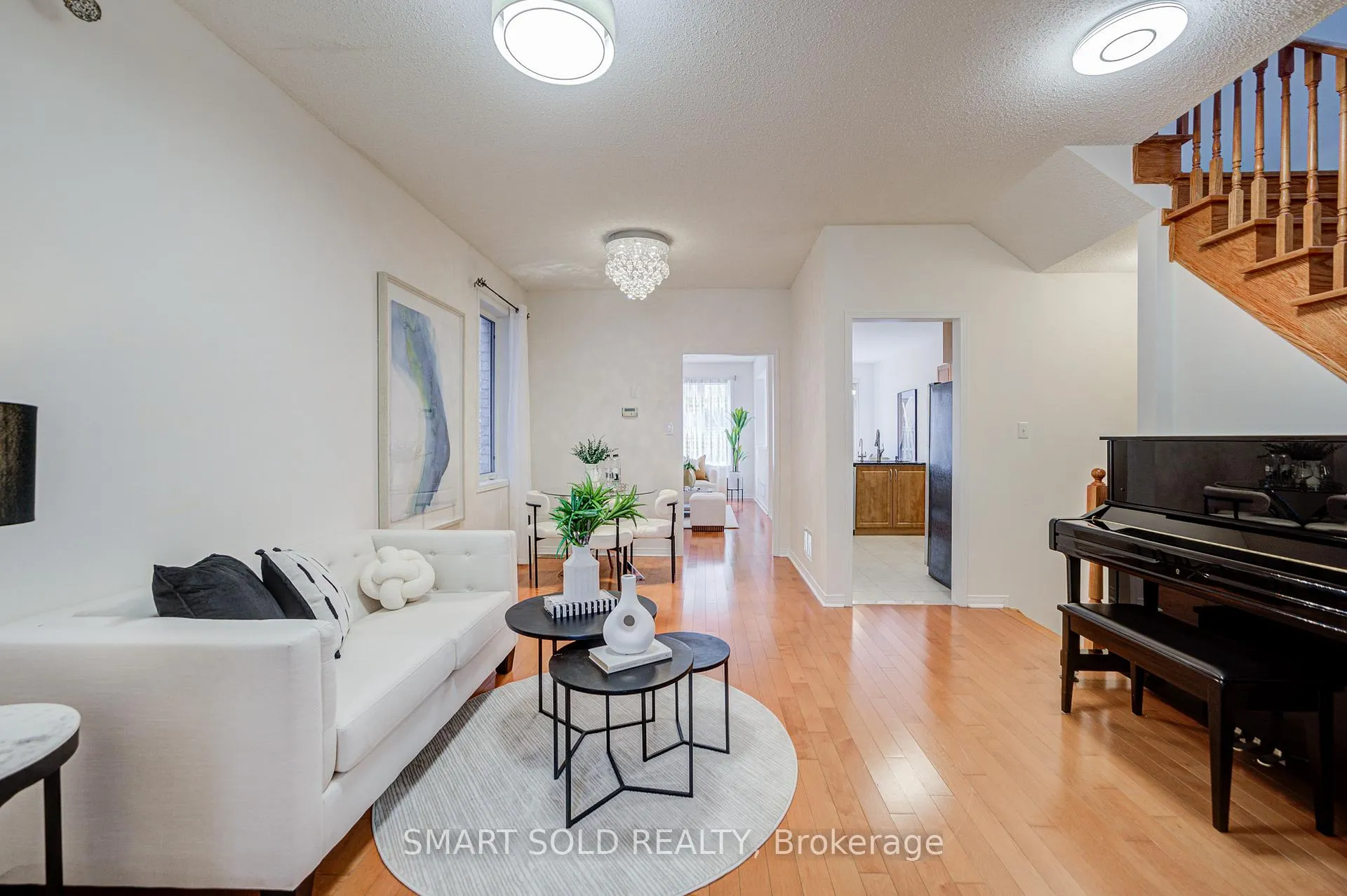 Photo 8 of 28 Catalpa Crescent, Vaughan, Patterson — HOMEH