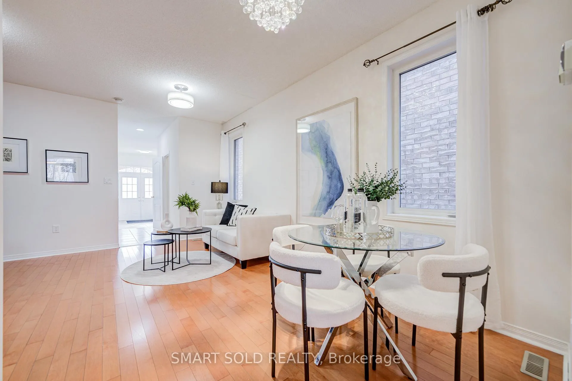 Photo 10 of 28 Catalpa Crescent, Vaughan, Patterson — HOMEH