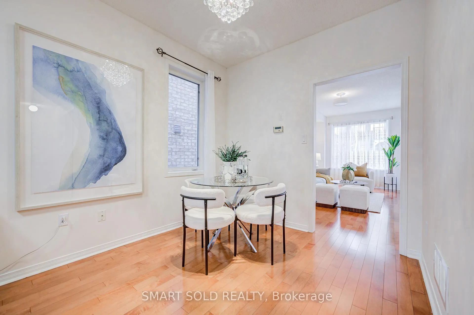 Photo 11 of 28 Catalpa Crescent, Vaughan, Patterson — HOMEH