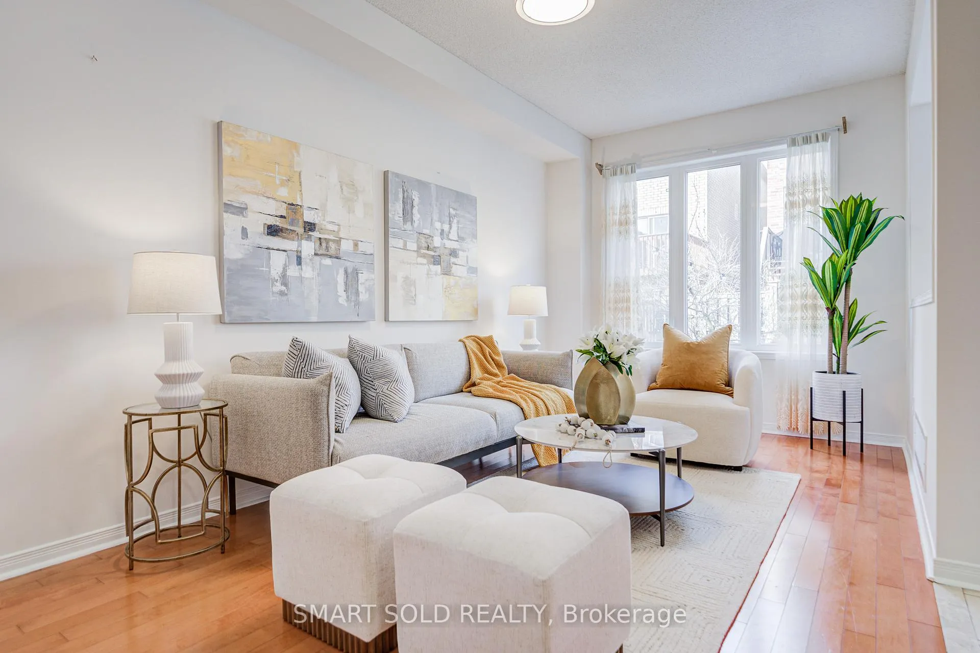Photo 13 of 28 Catalpa Crescent, Vaughan, Patterson — HOMEH