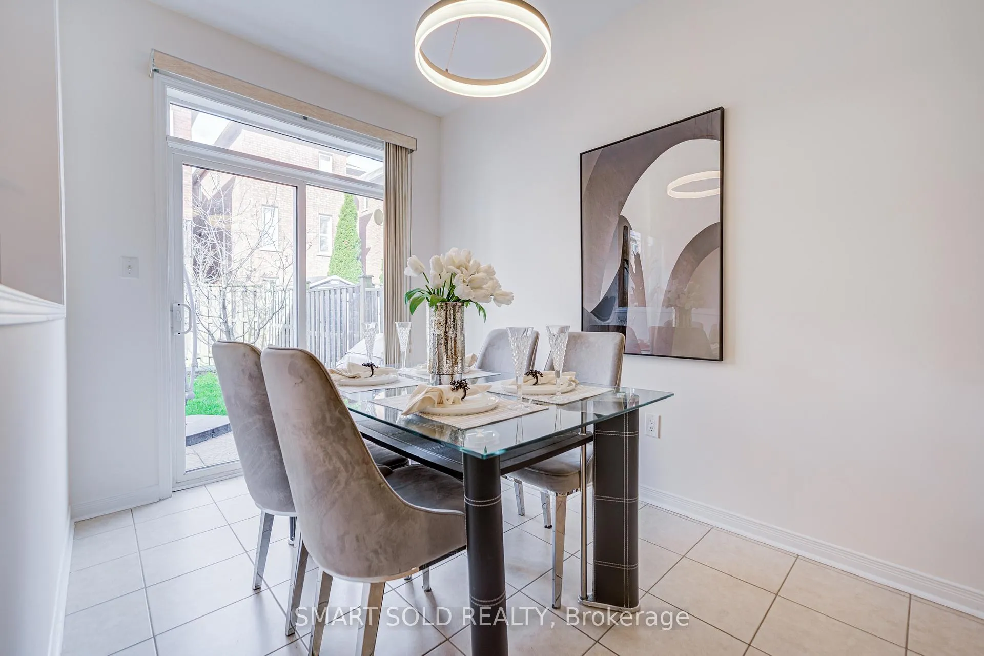 Photo 15 of 28 Catalpa Crescent, Vaughan, Patterson — HOMEH