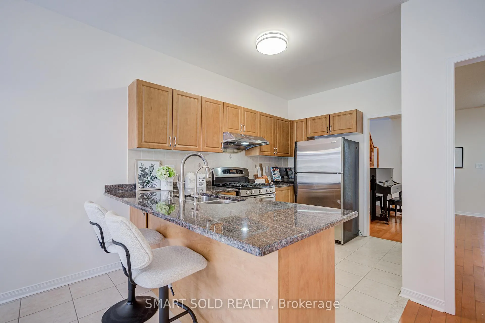 Photo 17 of 28 Catalpa Crescent, Vaughan, Patterson — HOMEH