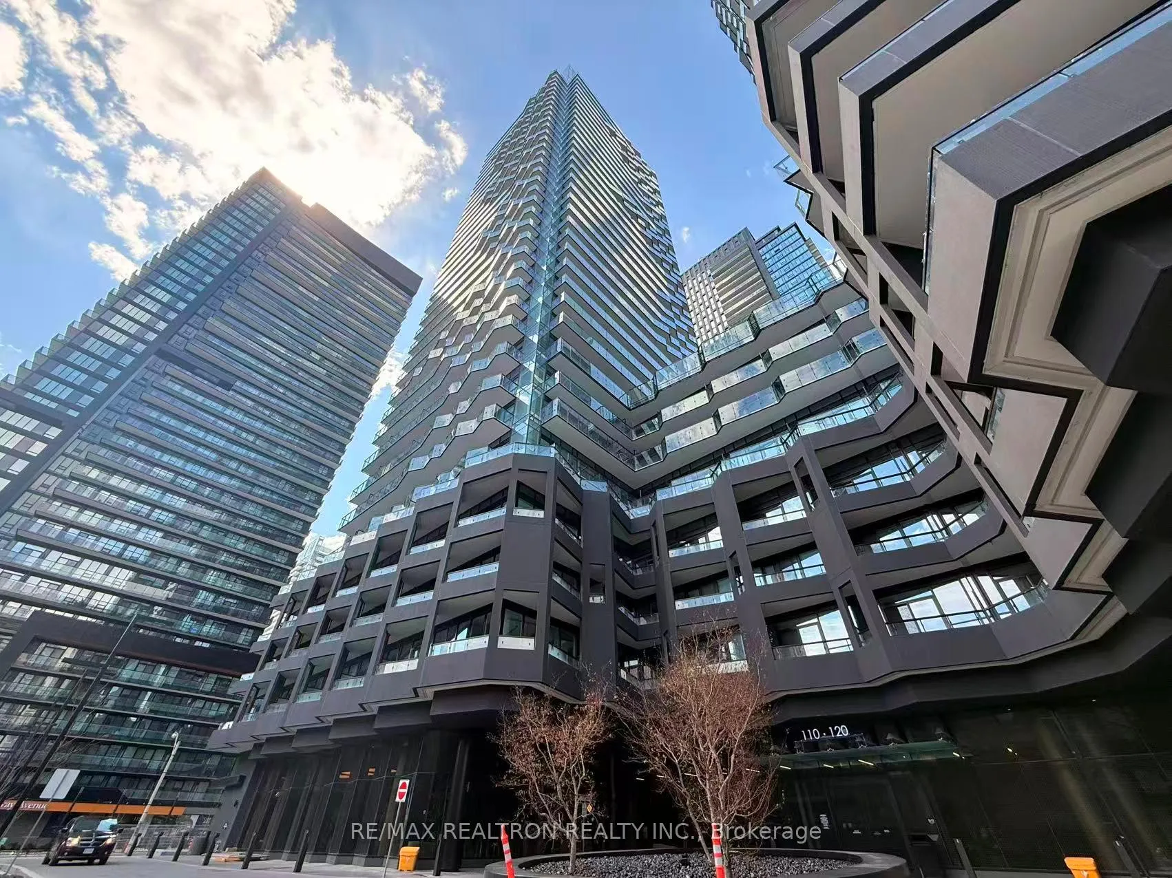 Photo 1 of Unit 711, 110 Broadway Avenue, Toronto, Mount Pleasant West — HOMEH