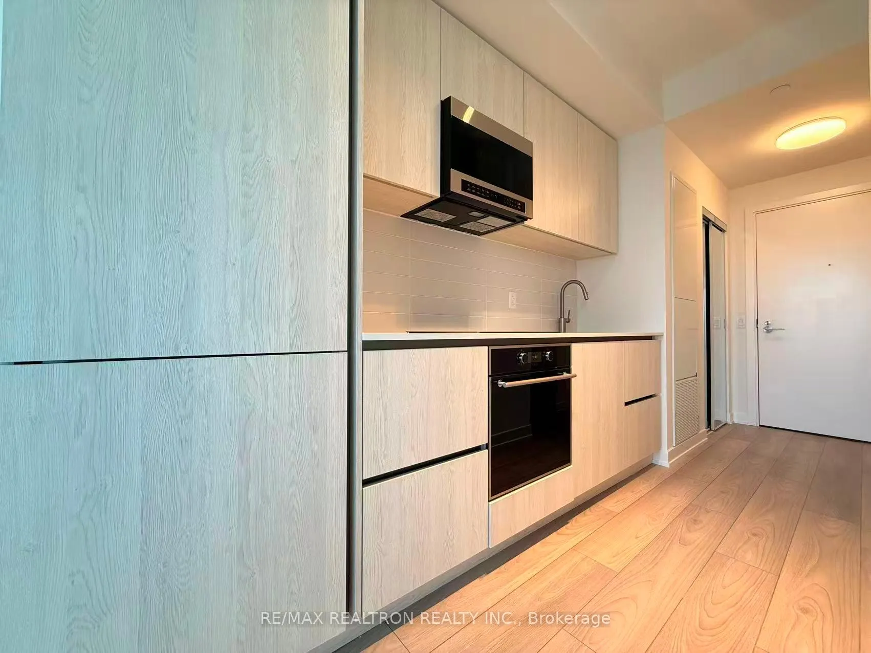 Photo 8 of Unit 711, 110 Broadway Avenue, Toronto, Mount Pleasant West — HOMEH