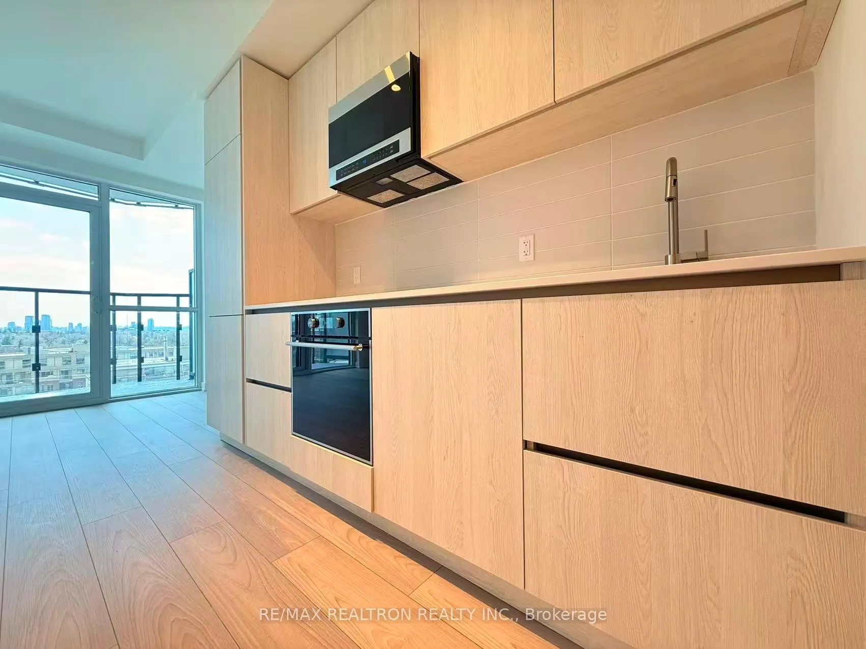Photo 9 of Unit 711, 110 Broadway Avenue, Toronto, Mount Pleasant West — HOMEH