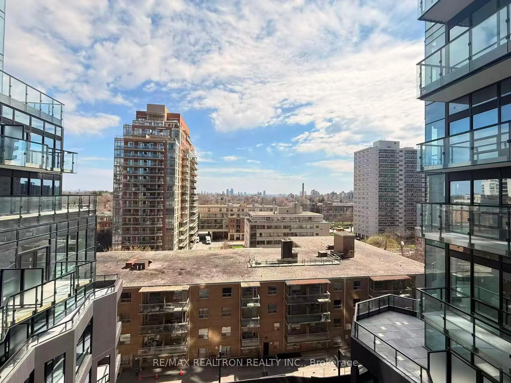 Photo 19 of Unit 711, 110 Broadway Avenue, Toronto, Mount Pleasant West — HOMEH