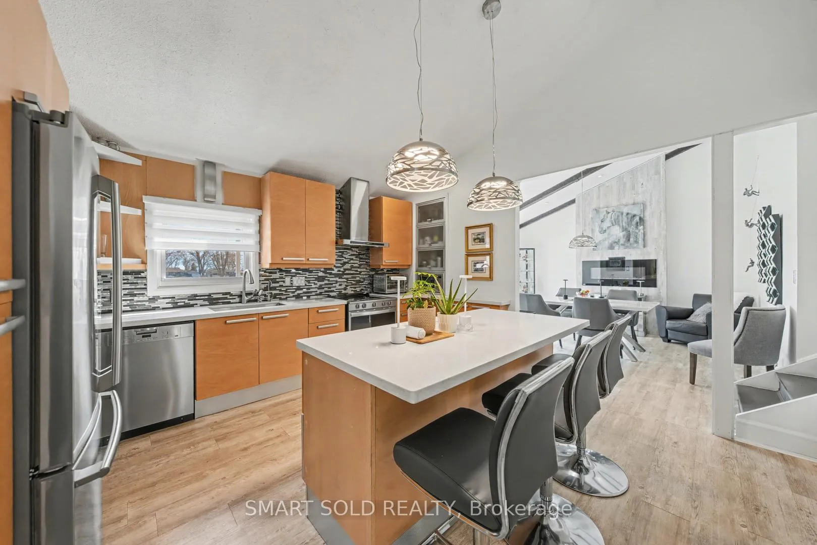 Photo 7 of 210 Parkview Drive, Innisfil, Churchill — HOMEH