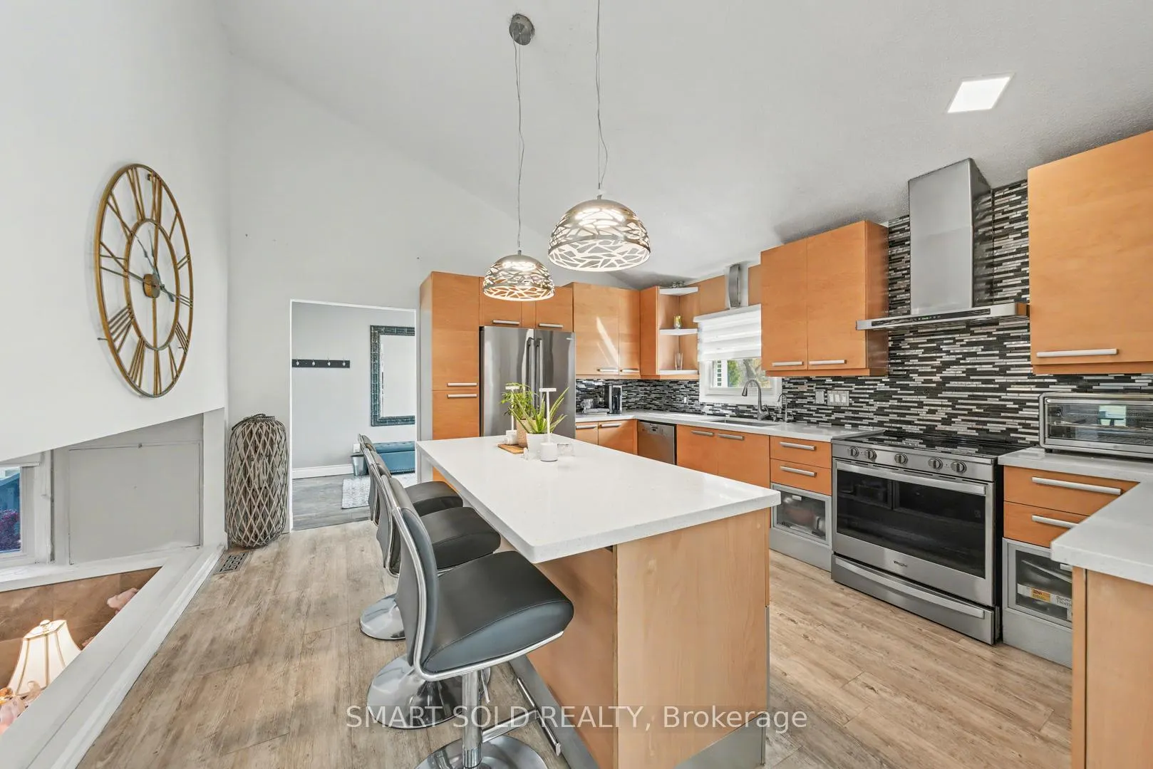 Photo 8 of 210 Parkview Drive, Innisfil, Churchill — HOMEH