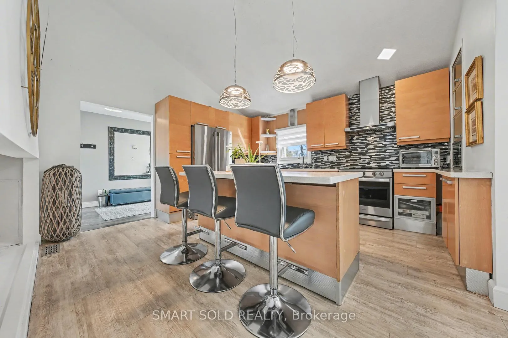 Photo 10 of 210 Parkview Drive, Innisfil, Churchill — HOMEH