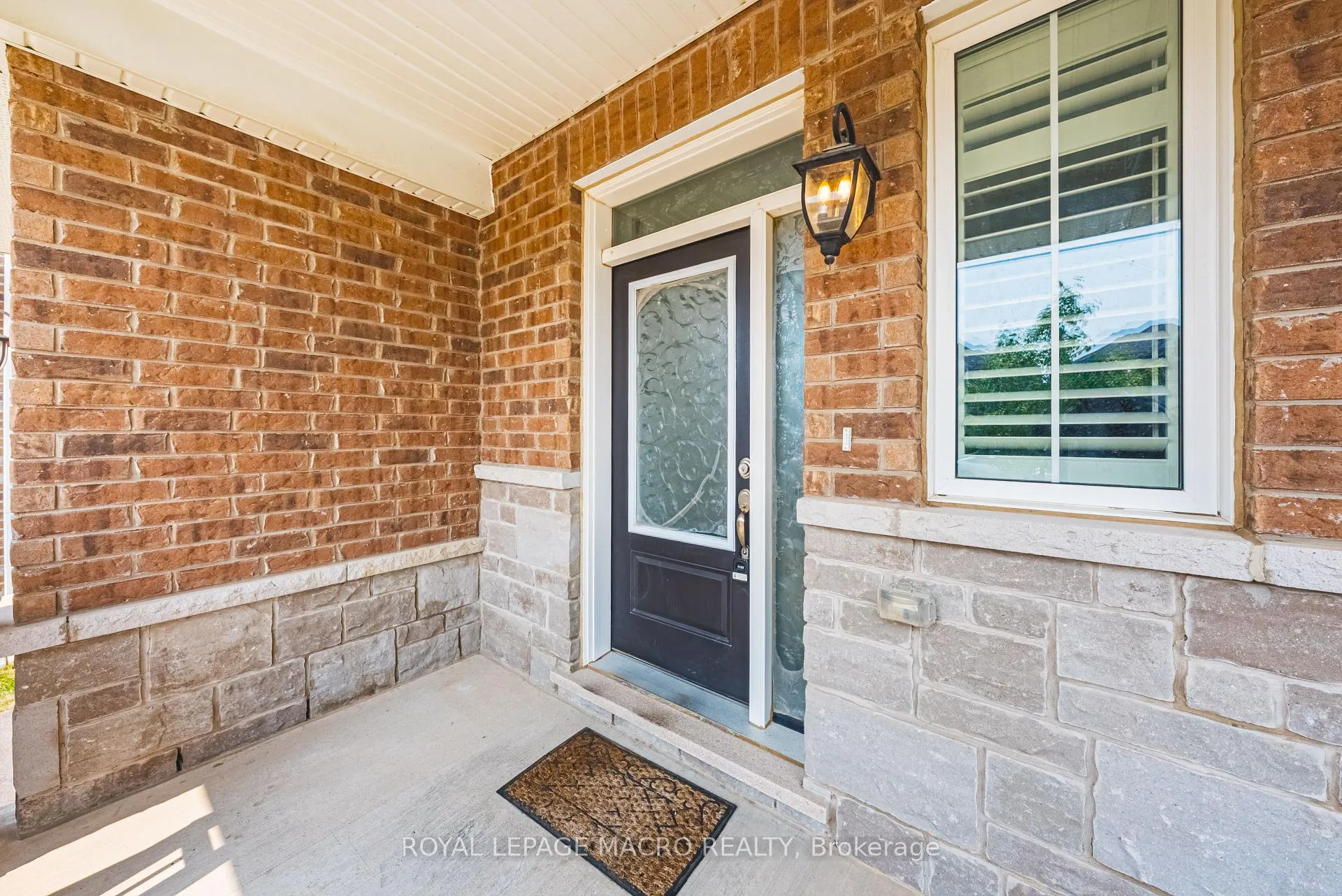 Photo 6 of 728 Kennedy Circle W, Milton, Cobban — HOMEH