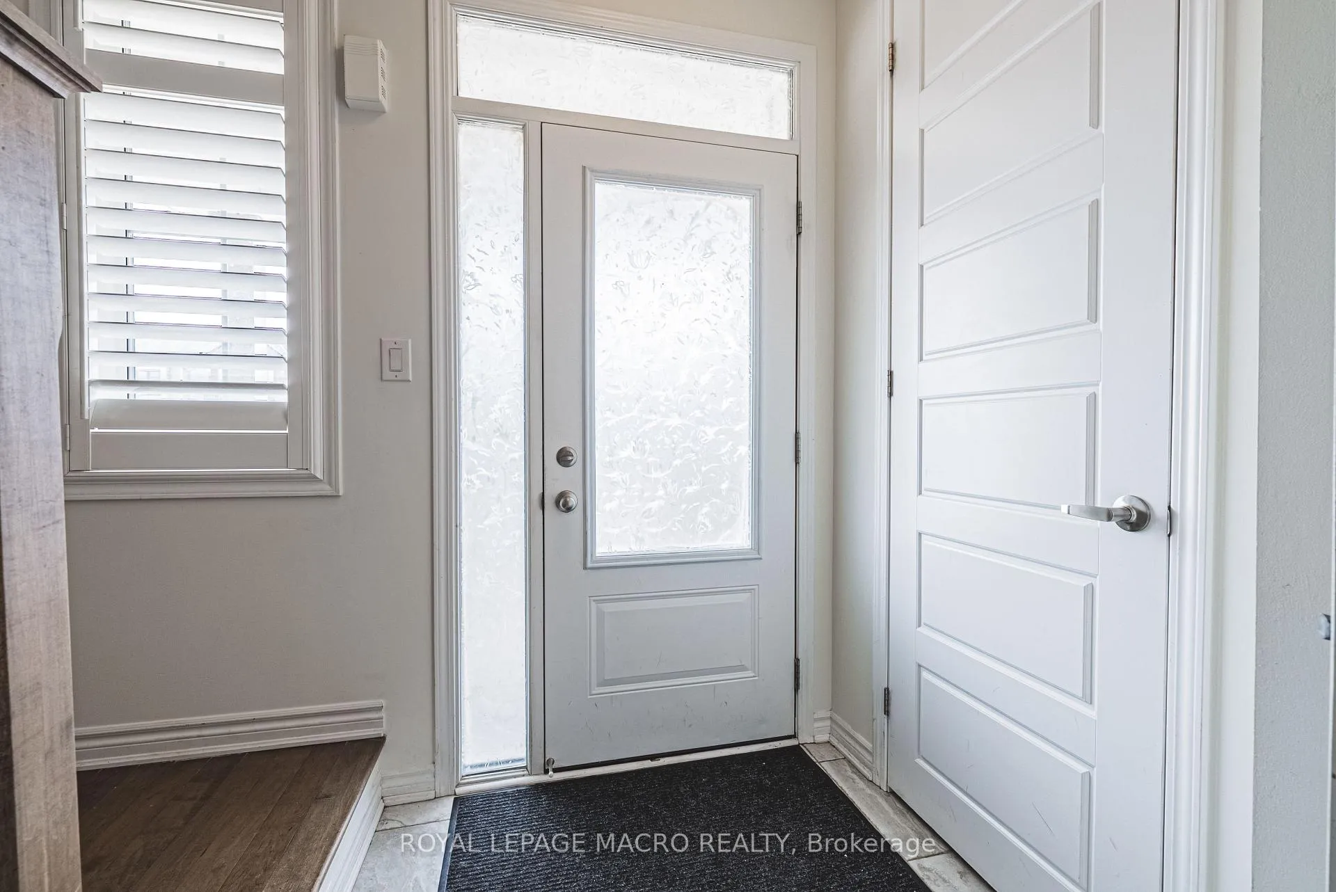 Photo 7 of 728 Kennedy Circle W, Milton, Cobban — HOMEH