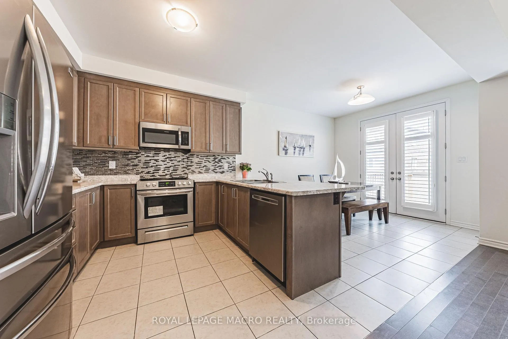 Photo 11 of 728 Kennedy Circle W, Milton, Cobban — HOMEH