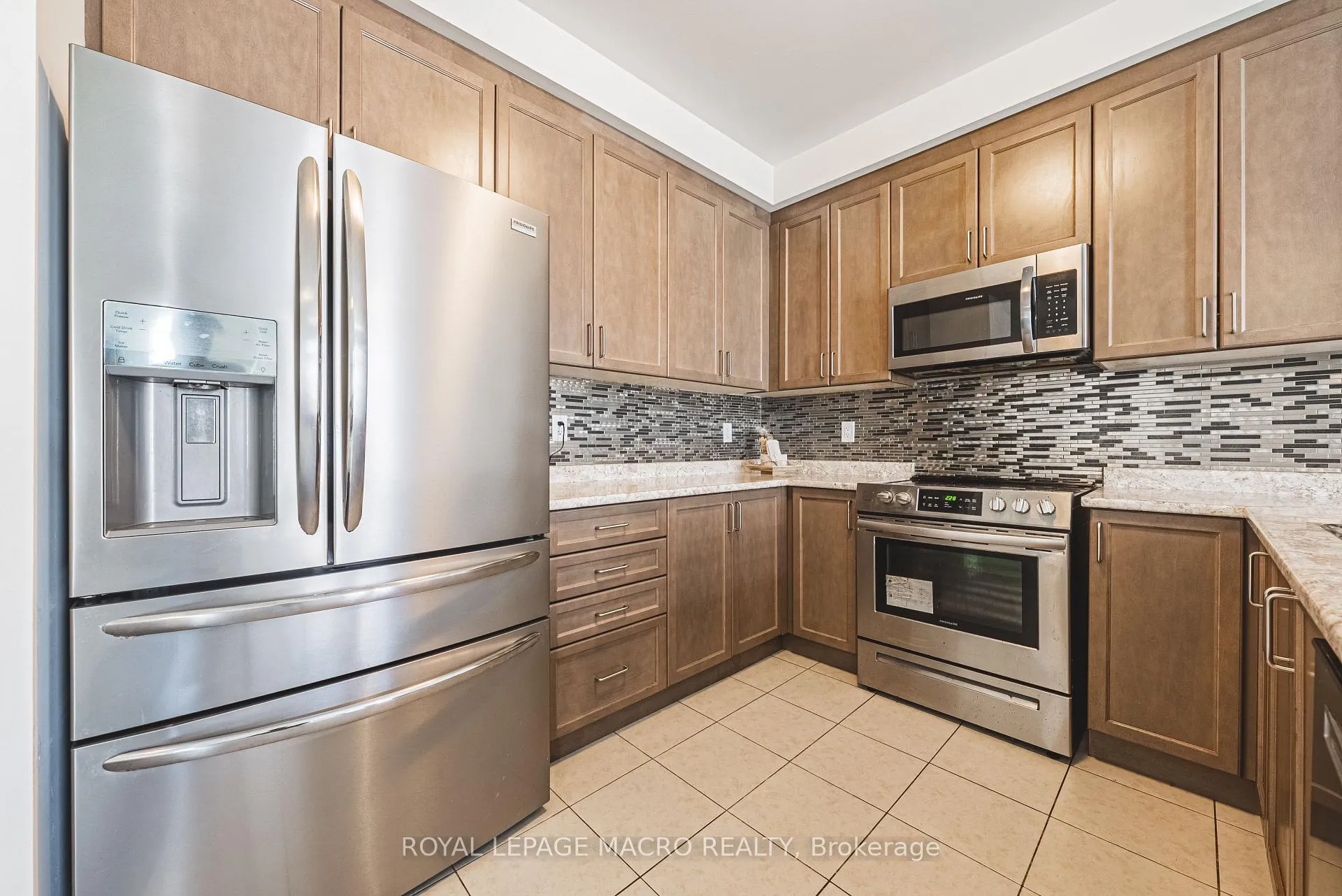 Photo 13 of 728 Kennedy Circle W, Milton, Cobban — HOMEH