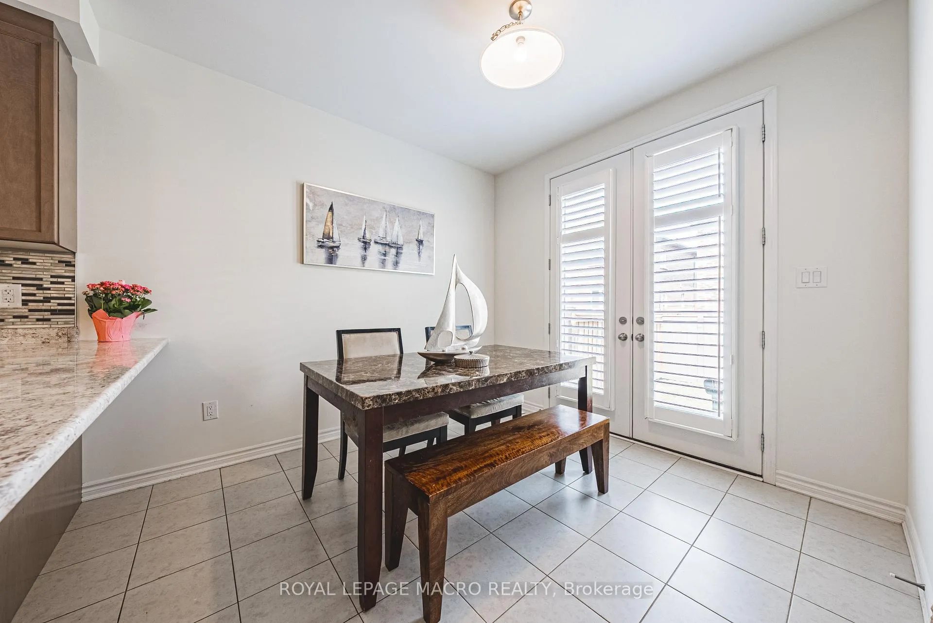 Photo 15 of 728 Kennedy Circle W, Milton, Cobban — HOMEH