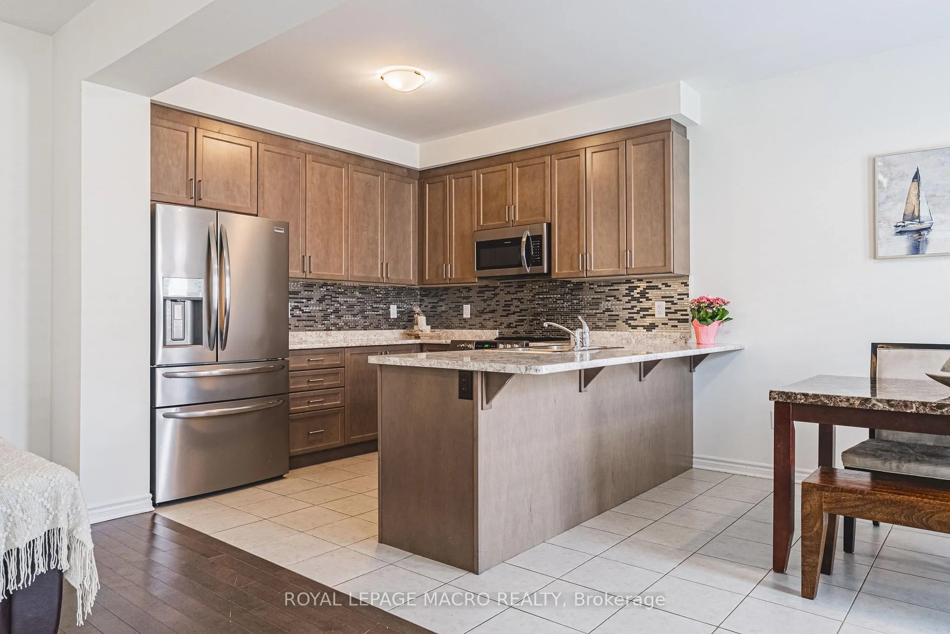 Photo 16 of 728 Kennedy Circle W, Milton, Cobban — HOMEH