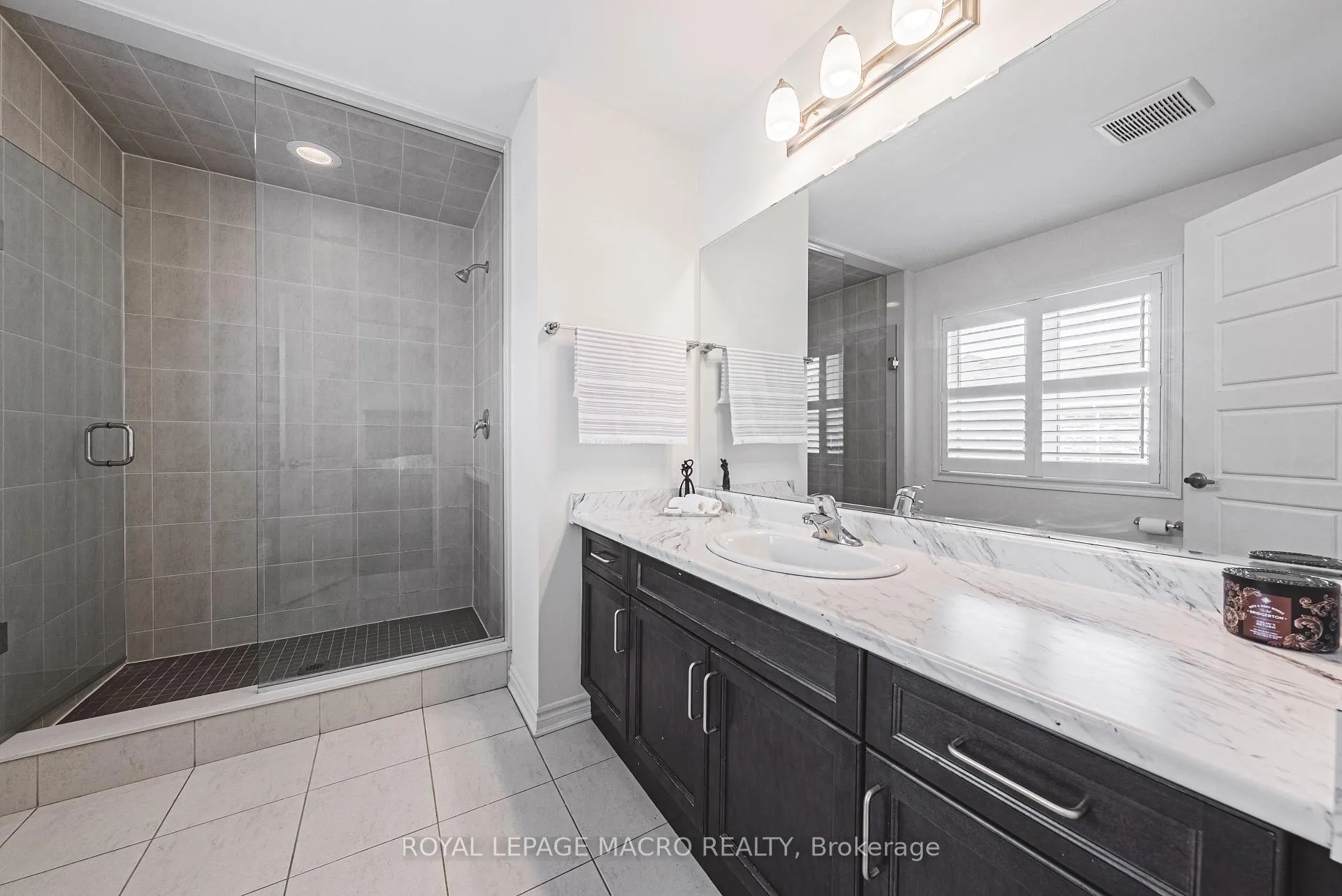 Photo 33 of 728 Kennedy Circle W, Milton, Cobban — HOMEH