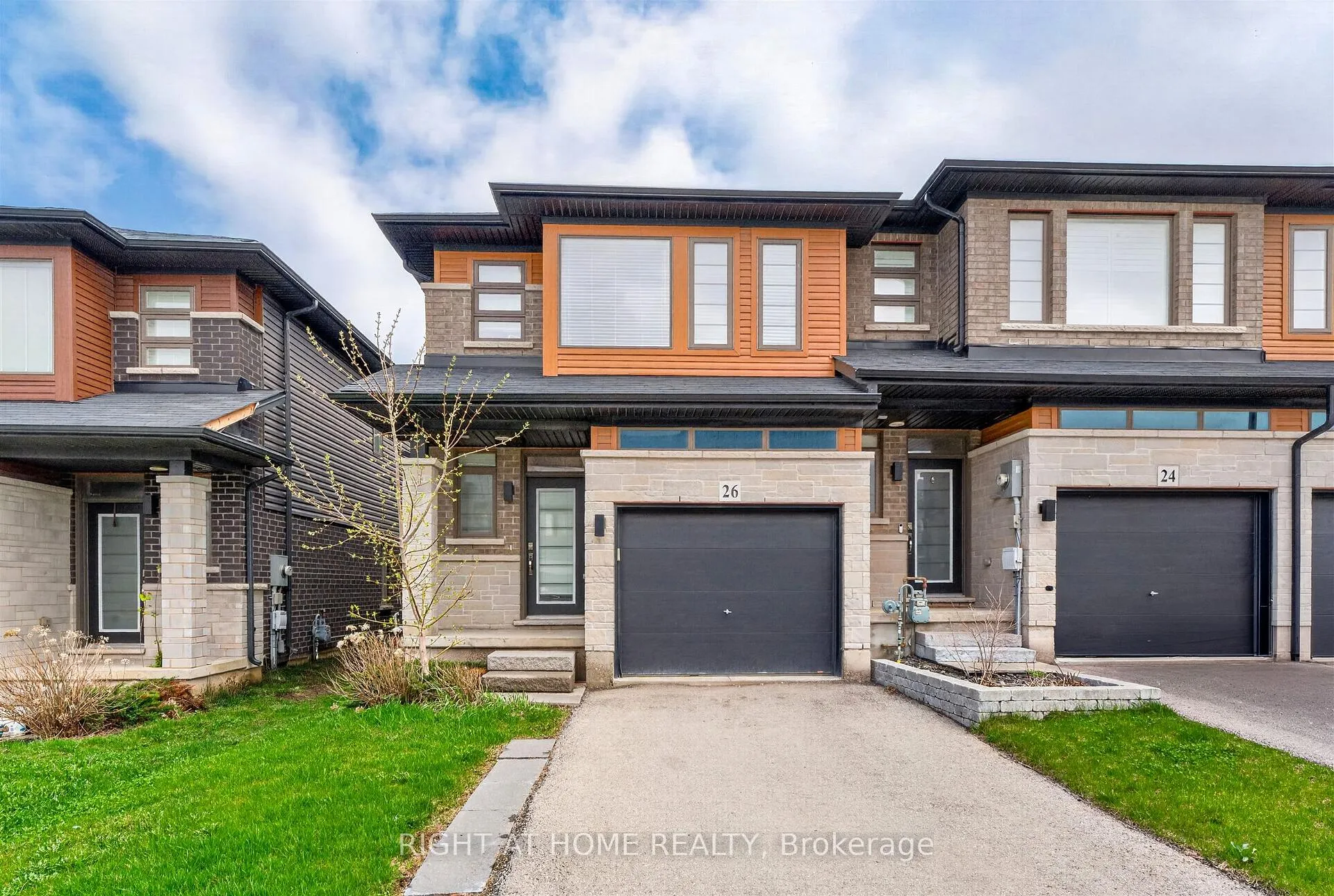 Photo 1 of 26 Greenwich Avenue, Hamilton, Stoney Creek Mountain — HOMEH
