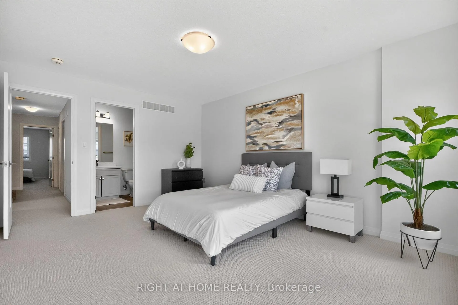 Photo 9 of 26 Greenwich Avenue, Hamilton, Stoney Creek Mountain — HOMEH