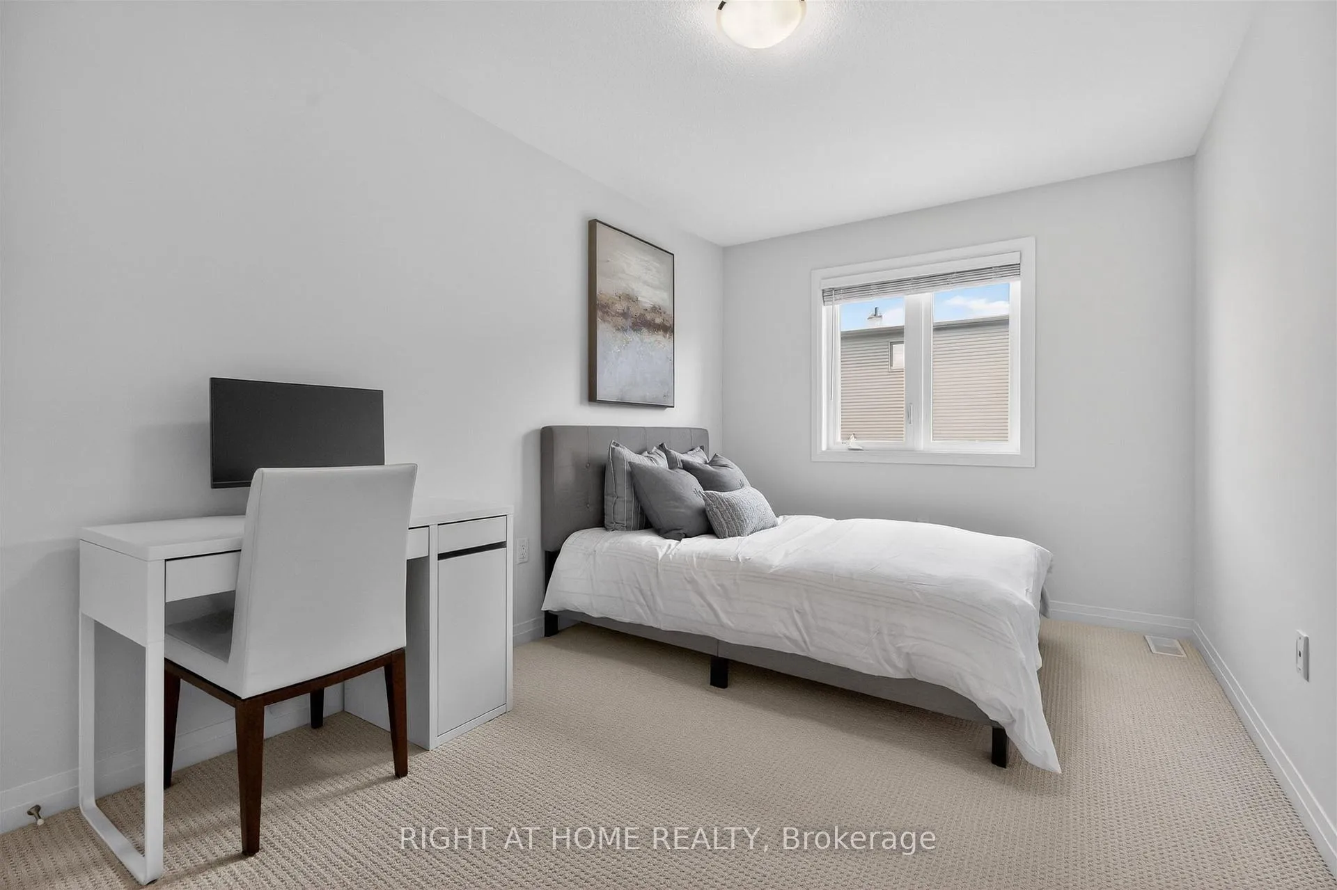 Photo 12 of 26 Greenwich Avenue, Hamilton, Stoney Creek Mountain — HOMEH