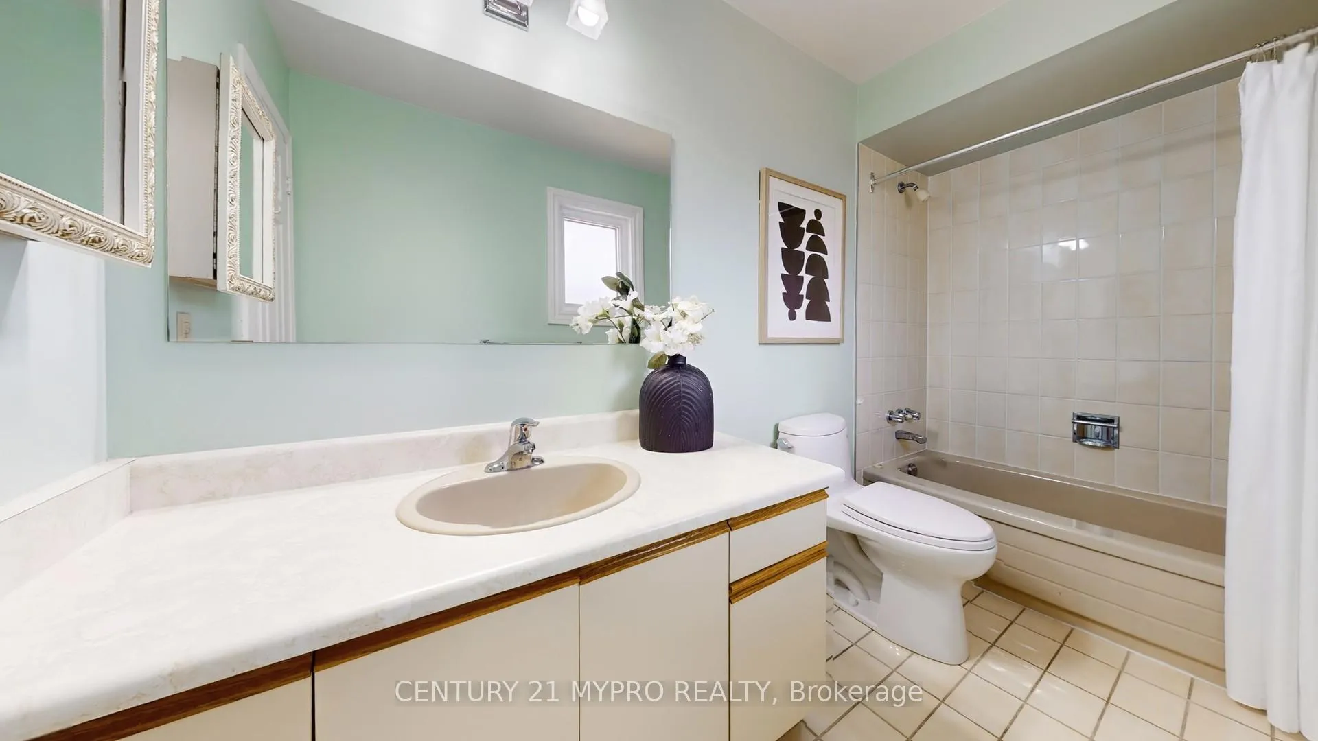 Photo 16 of 49 Parklawn Crescent, Markham, Thornlea — HOMEH