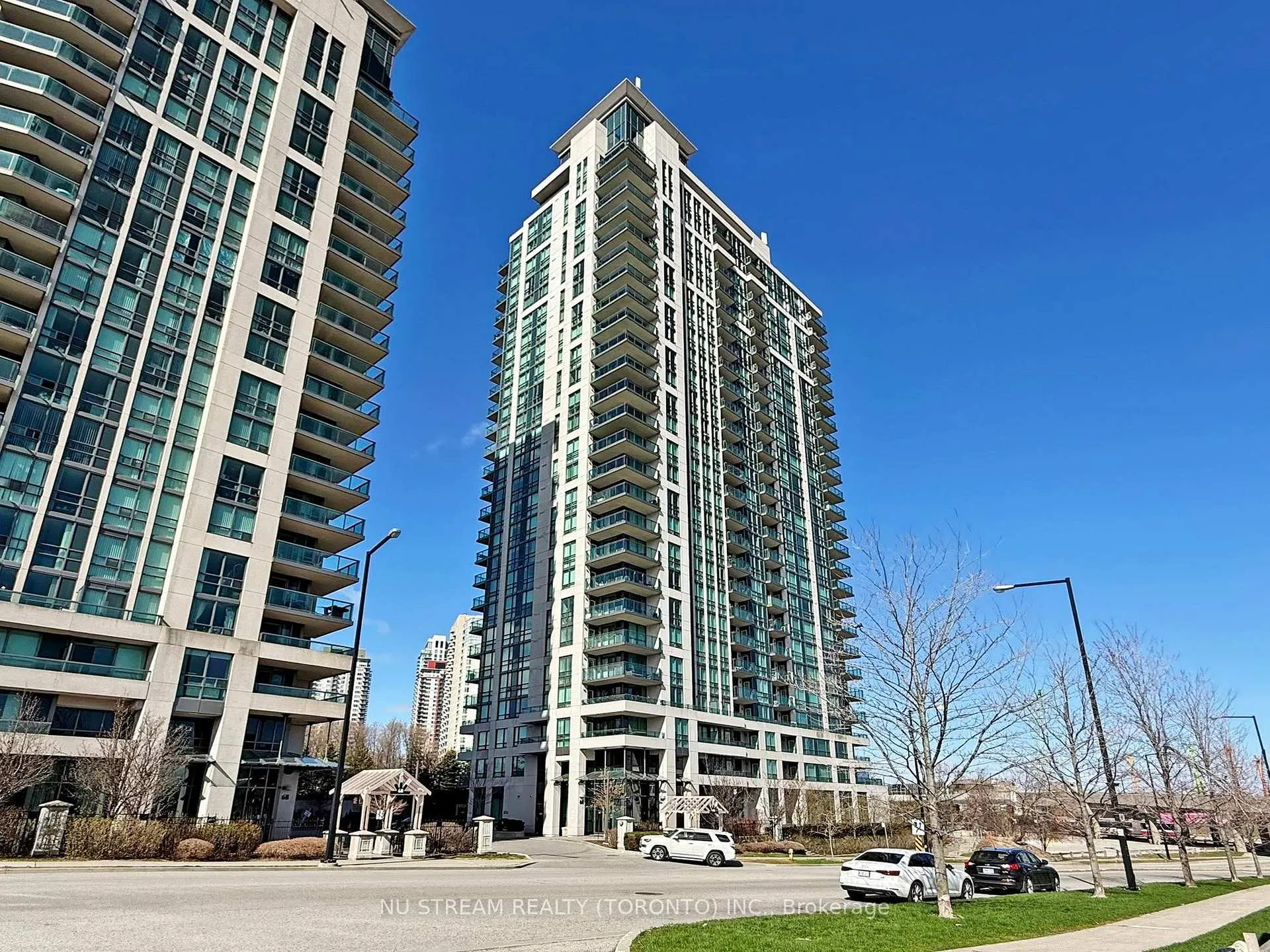 Front of Unit 703, 88 Grangeway Avenue