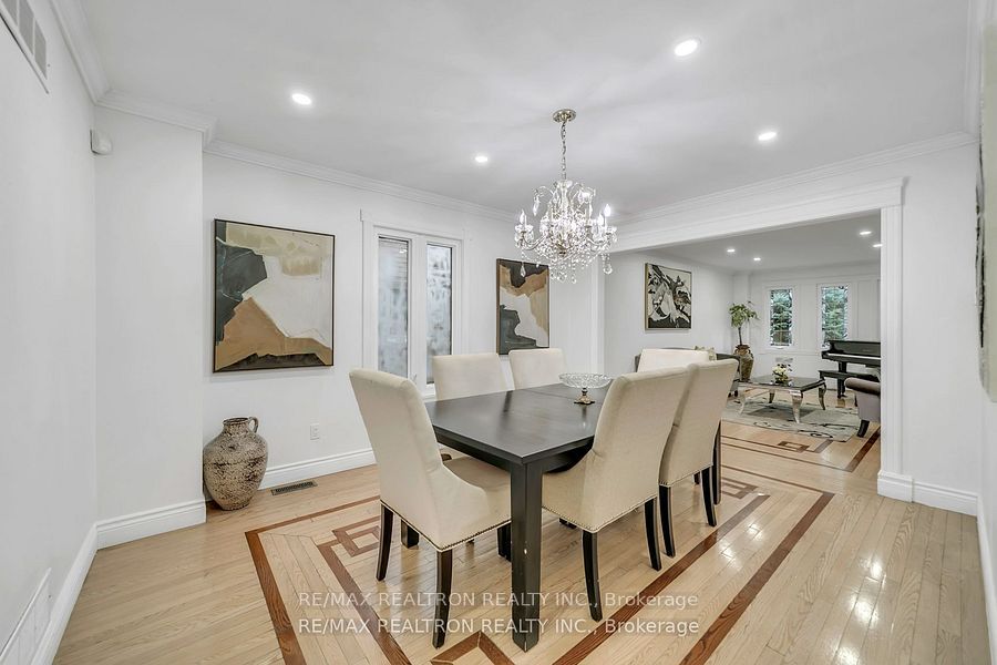 Photo 9 of 11 Trafalgar Square, Vaughan, Uplands — HOMEH