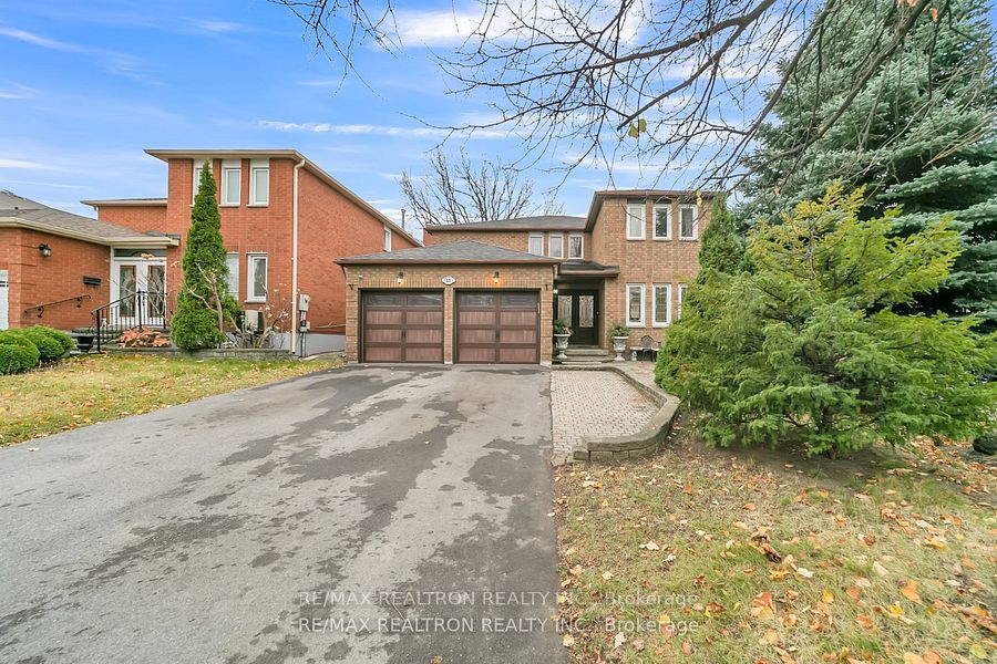 Photo 2 of 11 Trafalgar Square, Vaughan, Uplands — HOMEH