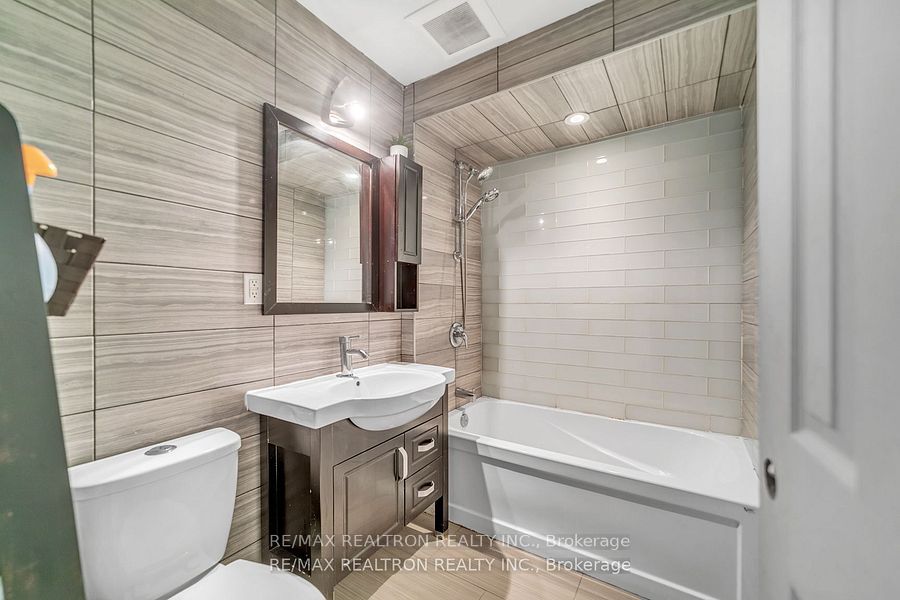 Photo 23 of 11 Trafalgar Square, Vaughan, Uplands — HOMEH