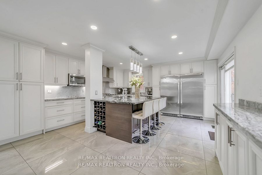Photo 13 of 11 Trafalgar Square, Vaughan, Uplands — HOMEH