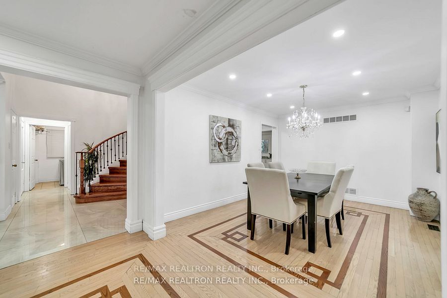Photo 8 of 11 Trafalgar Square, Vaughan, Uplands — HOMEH