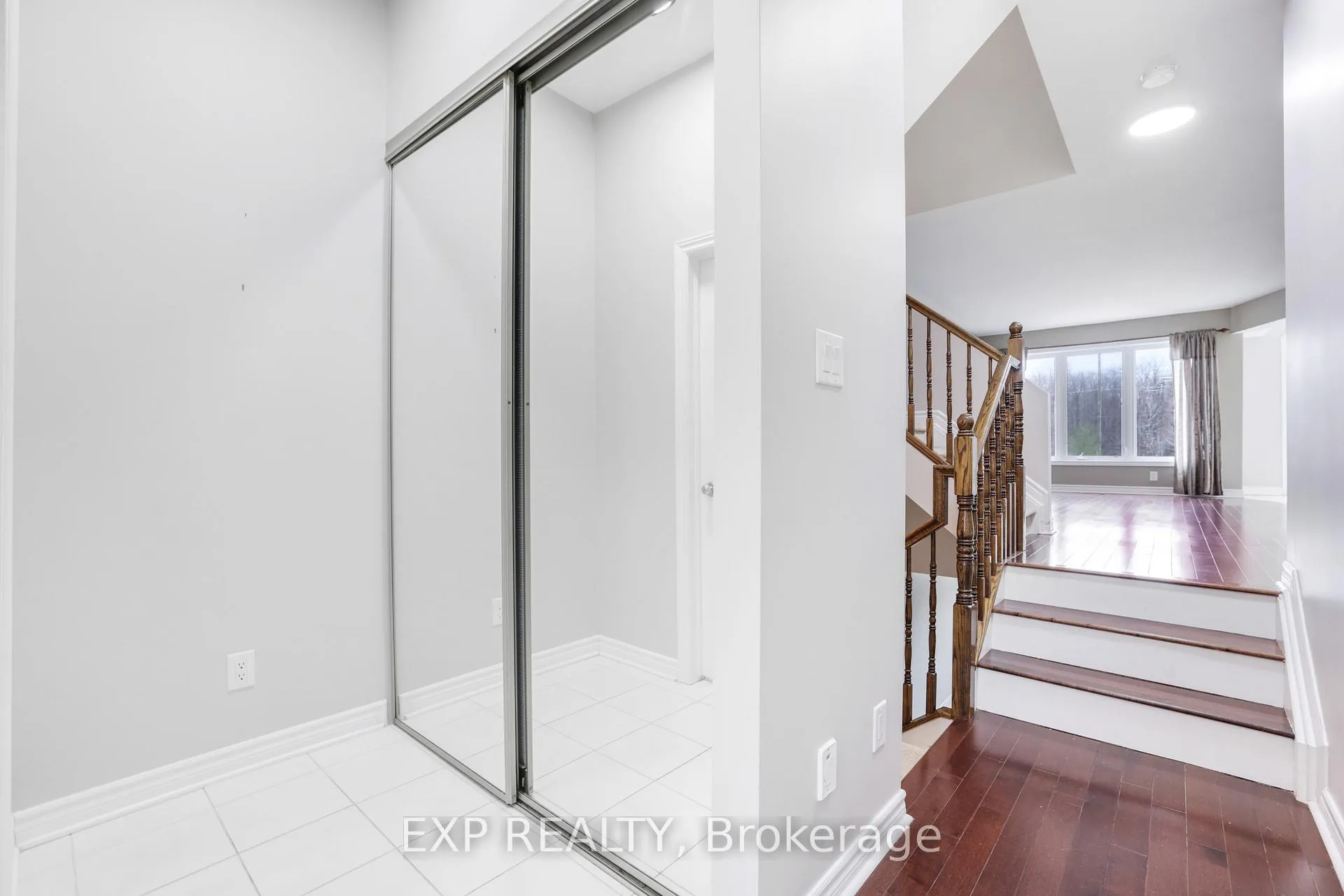 Photo 4 of 352 Forestbrook Street, Ottawa, Kanata - Morgan's Grant/South March — HOMEH