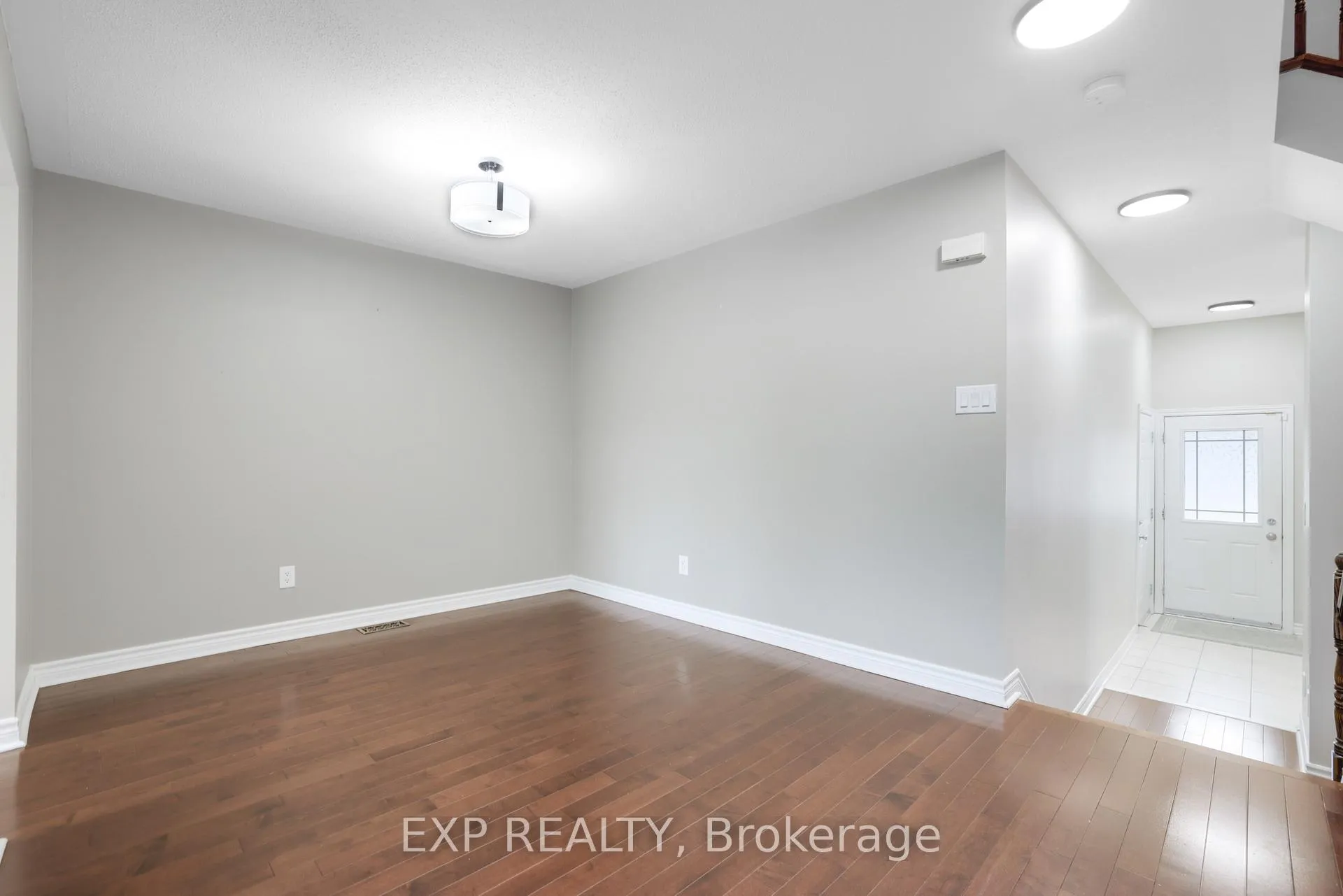 Photo 9 of 352 Forestbrook Street, Ottawa, Kanata - Morgan's Grant/South March — HOMEH