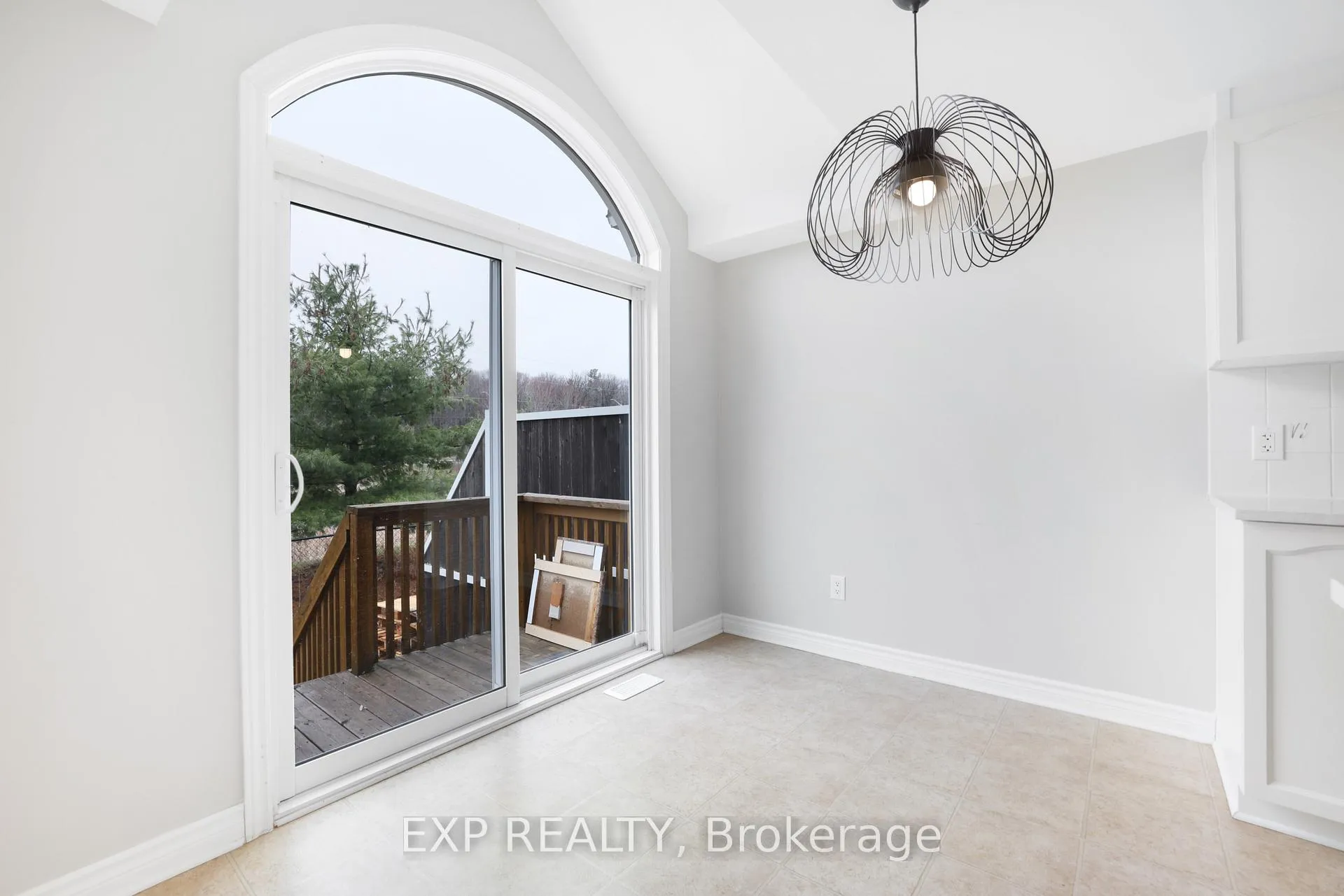 Photo 12 of 352 Forestbrook Street, Ottawa, Kanata - Morgan's Grant/South March — HOMEH