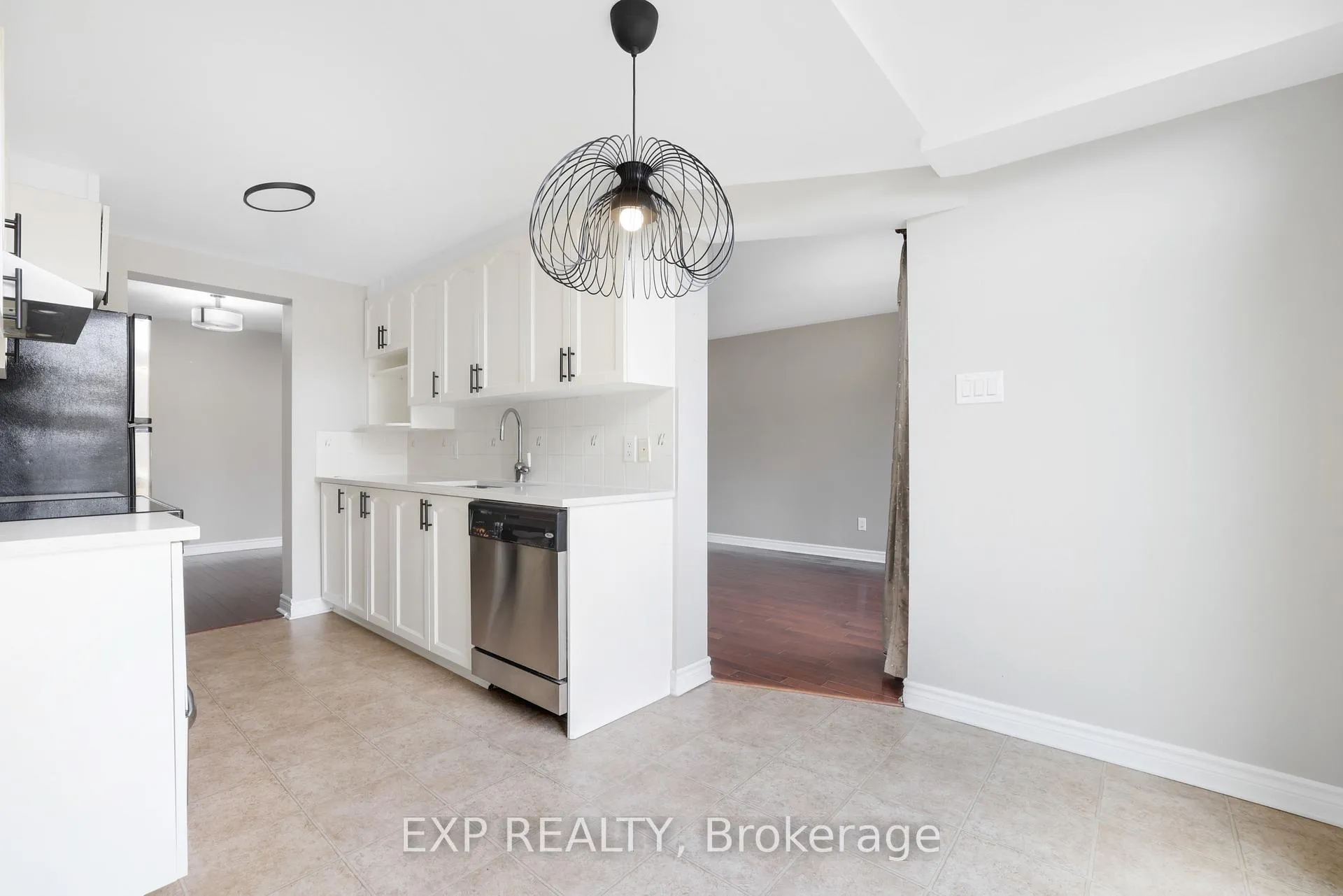 Photo 15 of 352 Forestbrook Street, Ottawa, Kanata - Morgan's Grant/South March — HOMEH