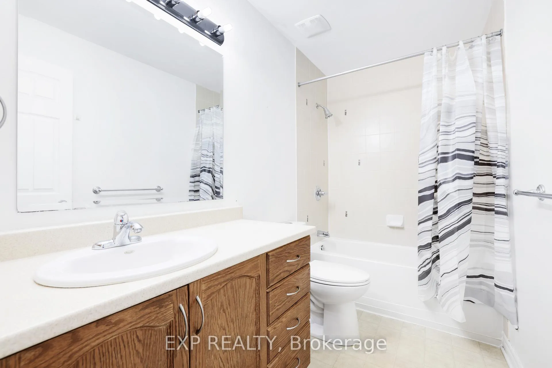 Photo 26 of 352 Forestbrook Street, Ottawa, Kanata - Morgan's Grant/South March — HOMEH