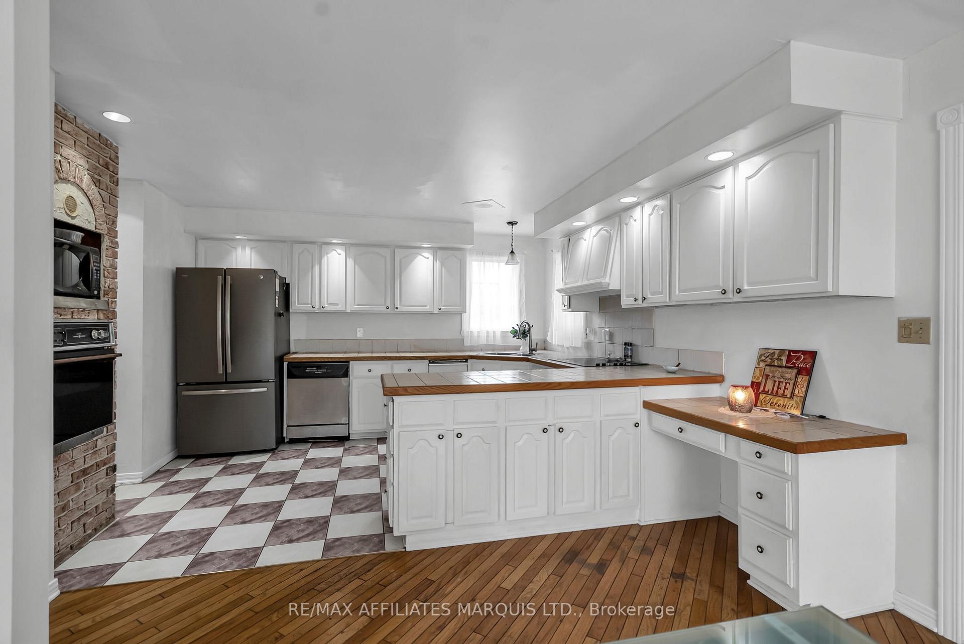 Photo 11 of 1 Monaco Crescent, Cornwall — HOMEH