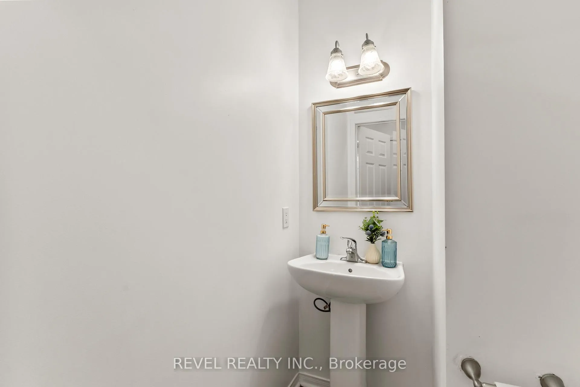 Photo 8 of 15 Donlevy Crescent, Whitby, Taunton North — HOMEH