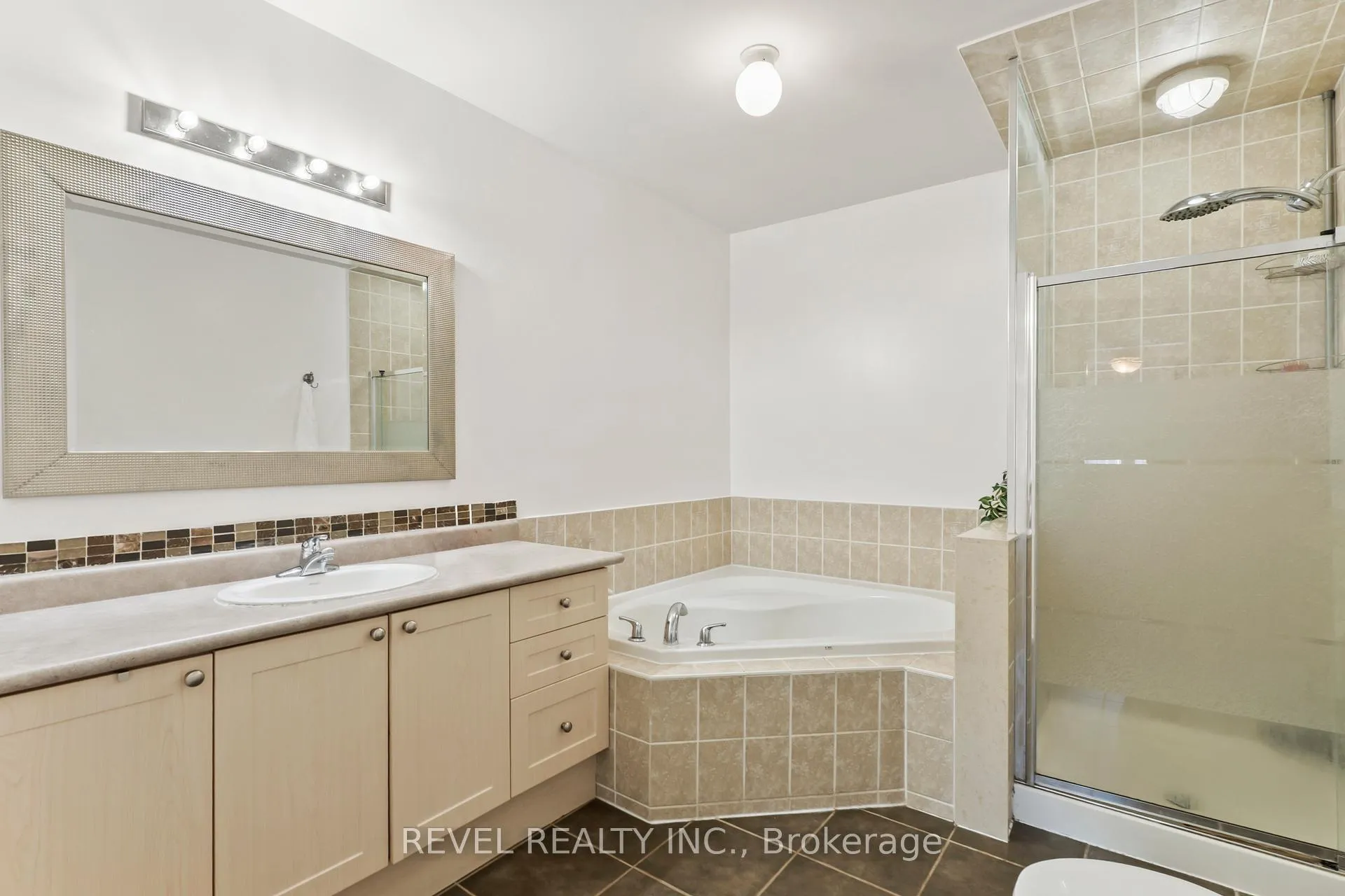 Photo 21 of 15 Donlevy Crescent, Whitby, Taunton North — HOMEH