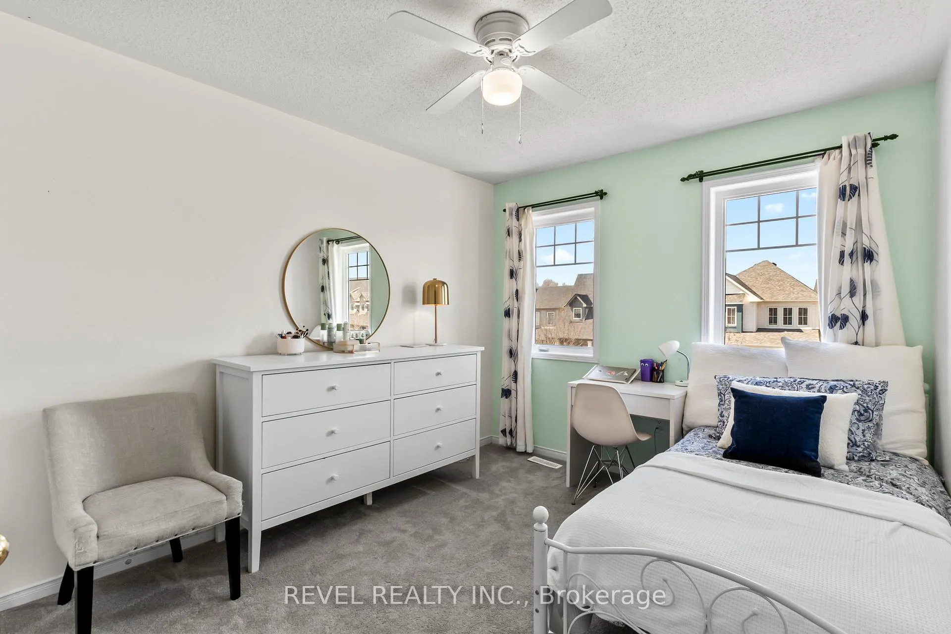Photo 25 of 15 Donlevy Crescent, Whitby, Taunton North — HOMEH