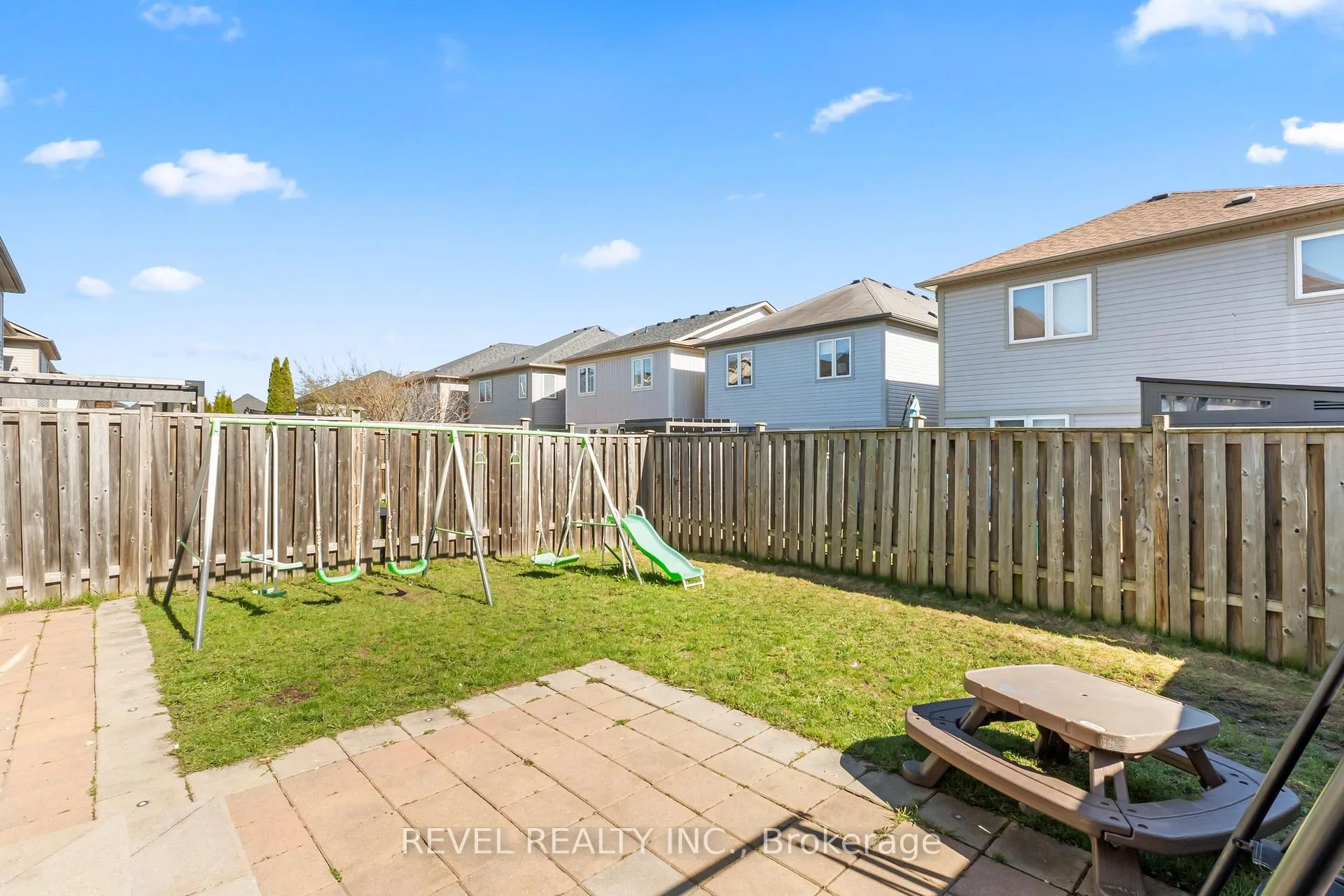 Photo 27 of 15 Donlevy Crescent, Whitby, Taunton North — HOMEH