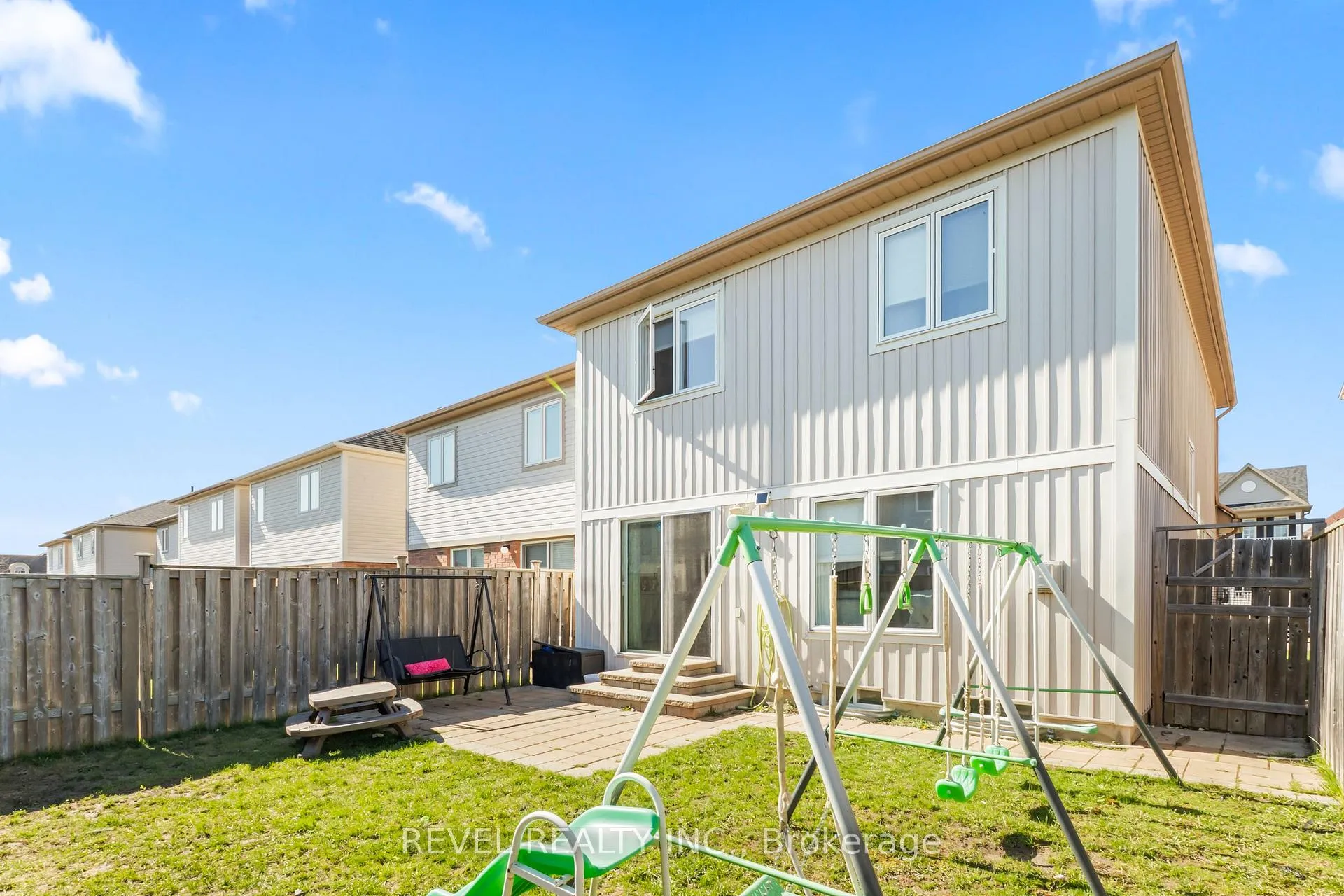 Photo 28 of 15 Donlevy Crescent, Whitby, Taunton North — HOMEH