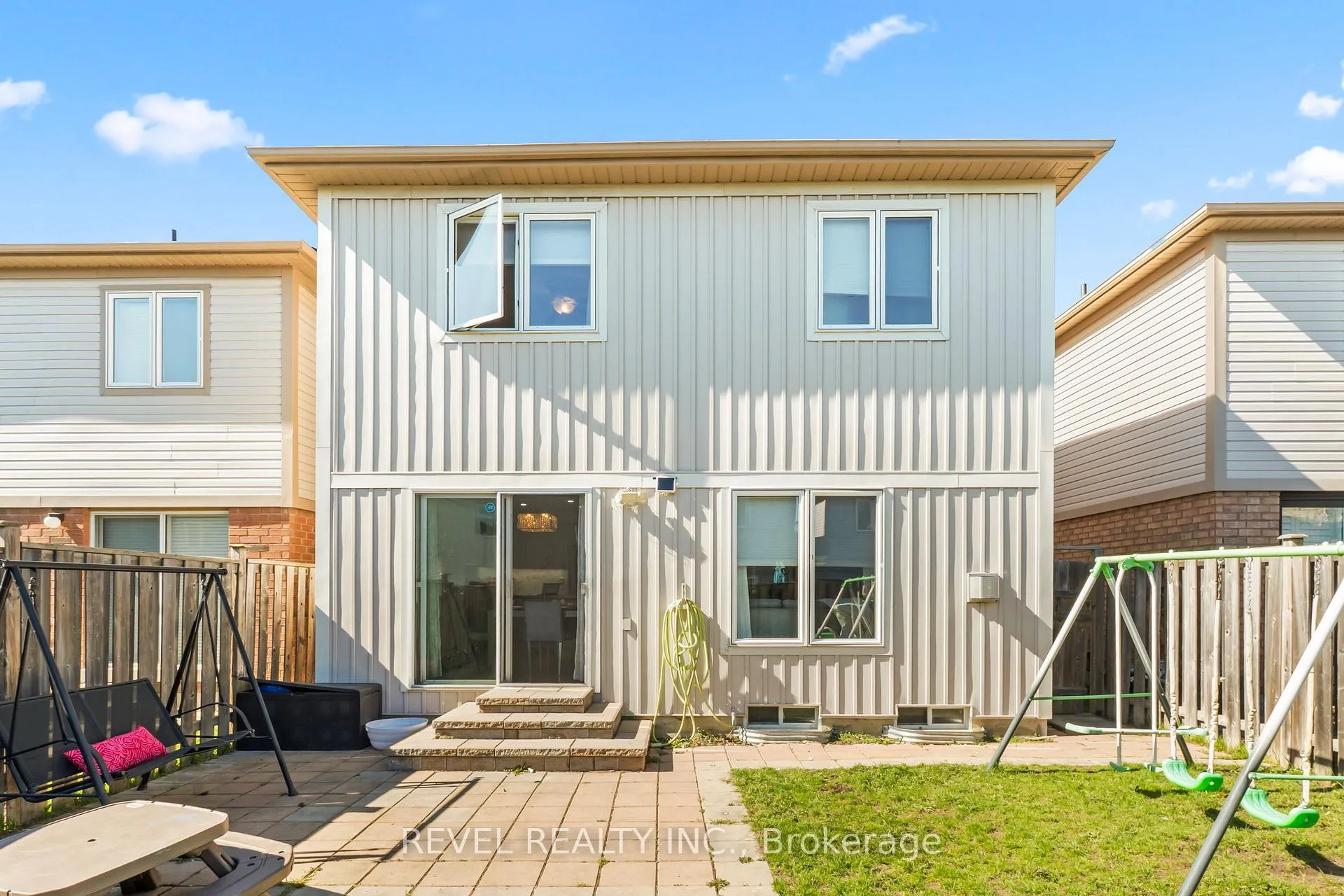 Photo 30 of 15 Donlevy Crescent, Whitby, Taunton North — HOMEH