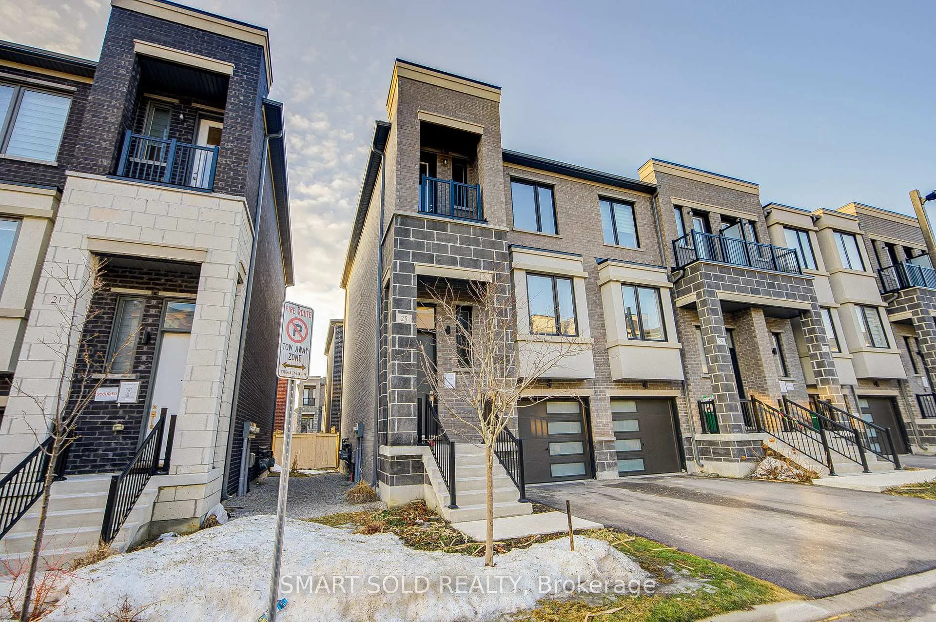 Photo 2 of 25 Origin Way, Vaughan, Rural Vaughan — HOMEH