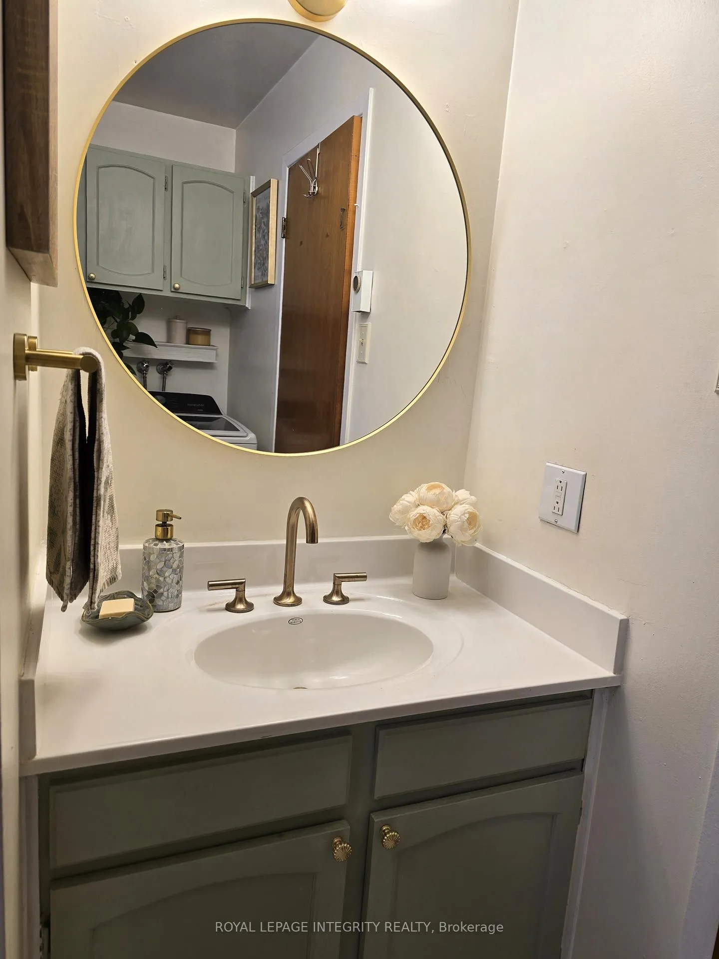 Photo 6 of 3264 Johnston Avenue, Cornwall — HOMEH