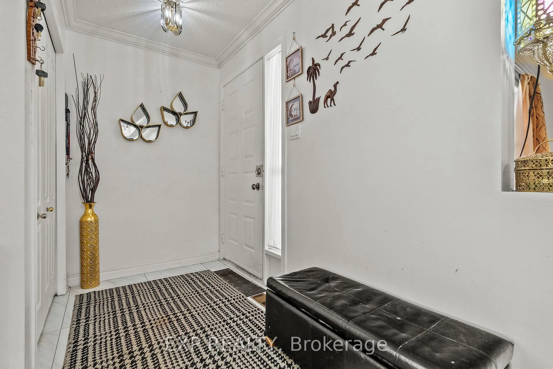 Photo 3 of 1582 Blohm Drive, Ottawa, Hunt Club Park — HOMEH