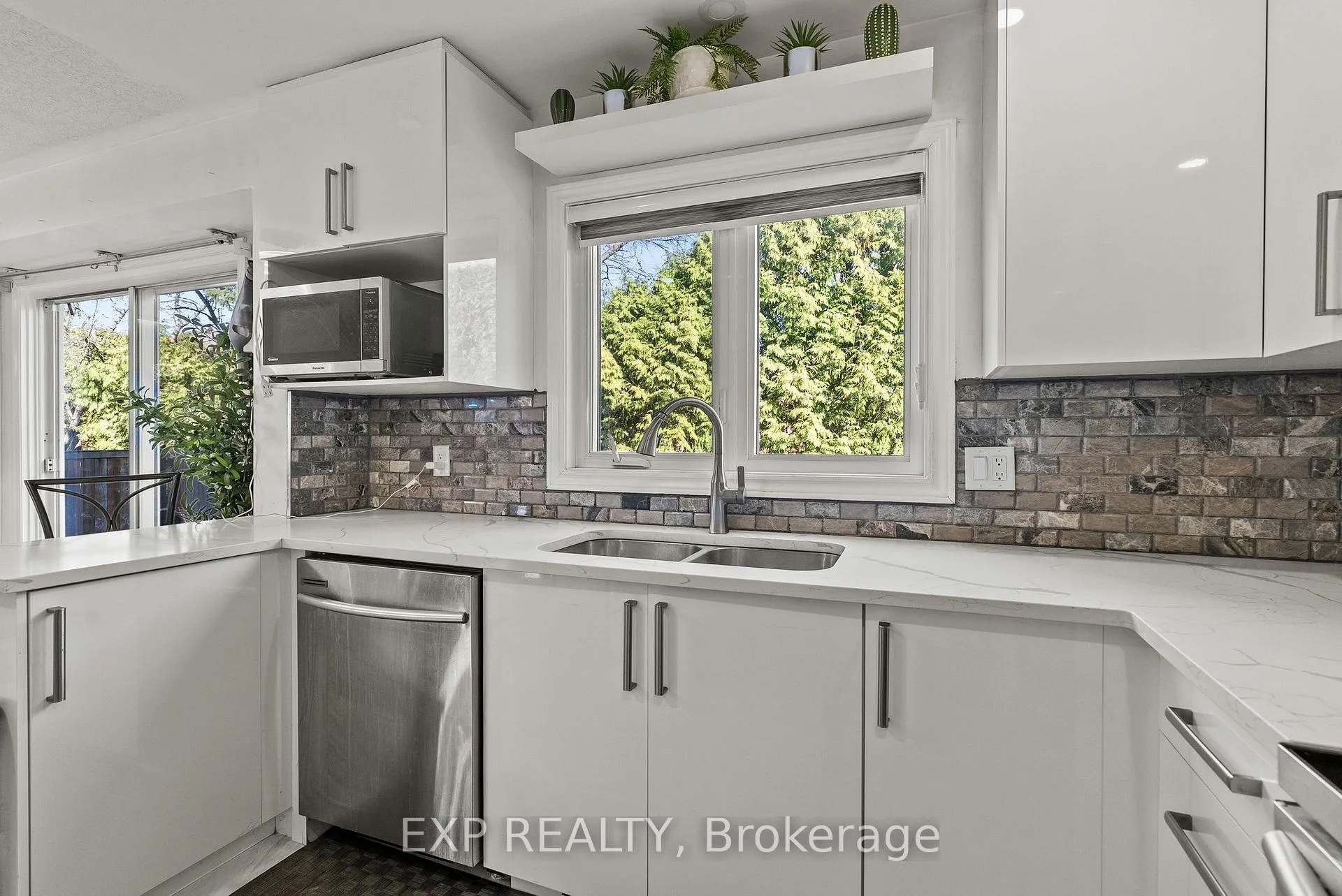 Photo 12 of 1582 Blohm Drive, Ottawa, Hunt Club Park — HOMEH