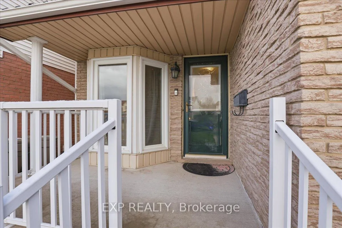 Photo 3 of 530B Rosemeadow Crescent, Waterloo — HOMEH