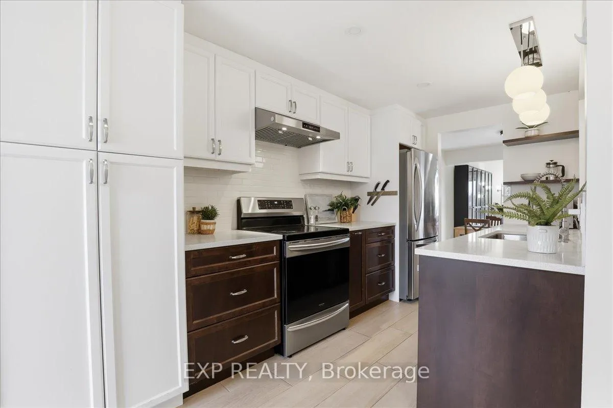 Photo 4 of 530B Rosemeadow Crescent, Waterloo — HOMEH