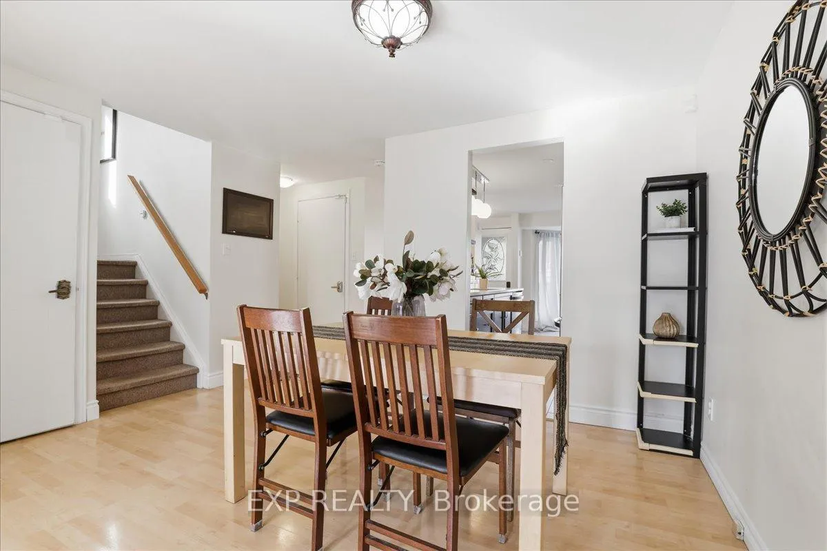Photo 13 of 530B Rosemeadow Crescent, Waterloo — HOMEH