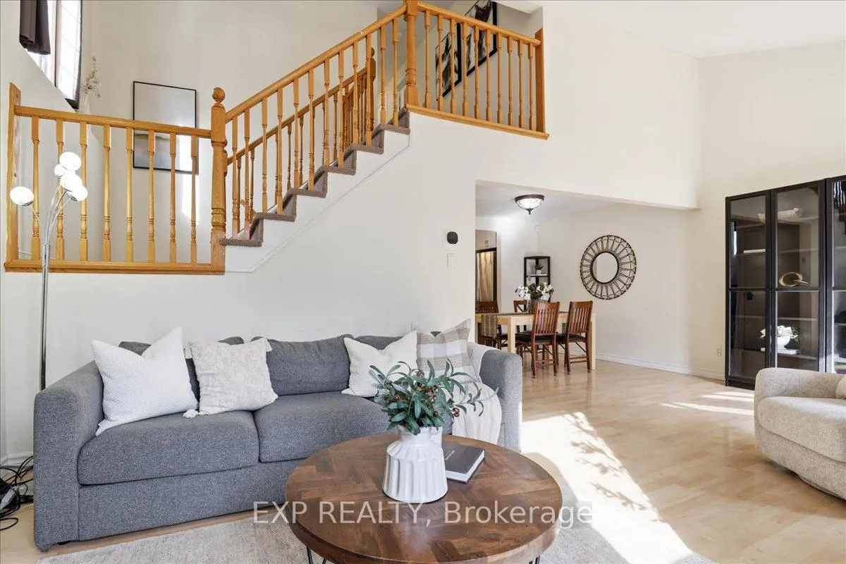 Photo 16 of 530B Rosemeadow Crescent, Waterloo — HOMEH
